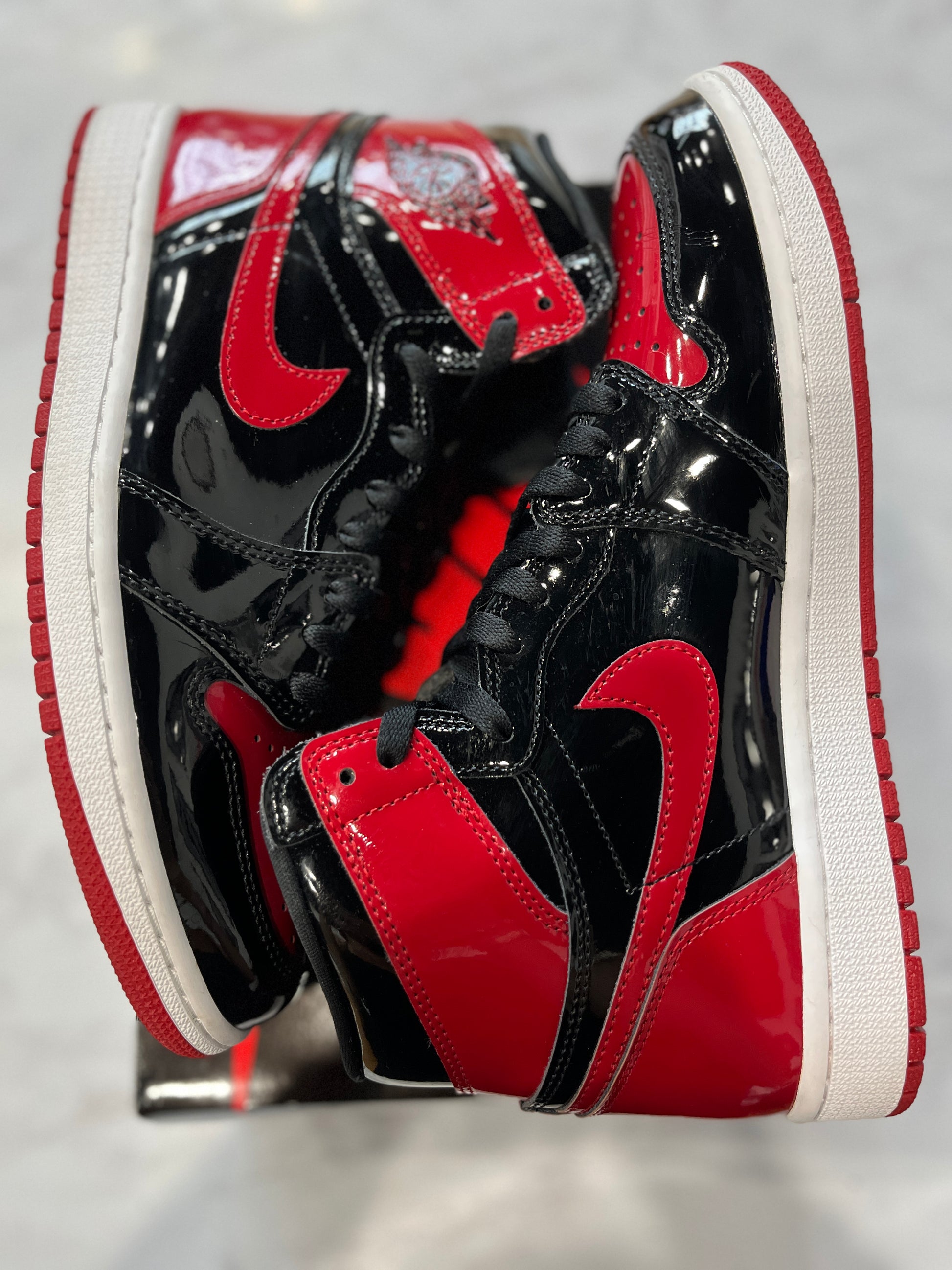 Jordan 1 Retro High OG Patent Bred PRE-OWNED