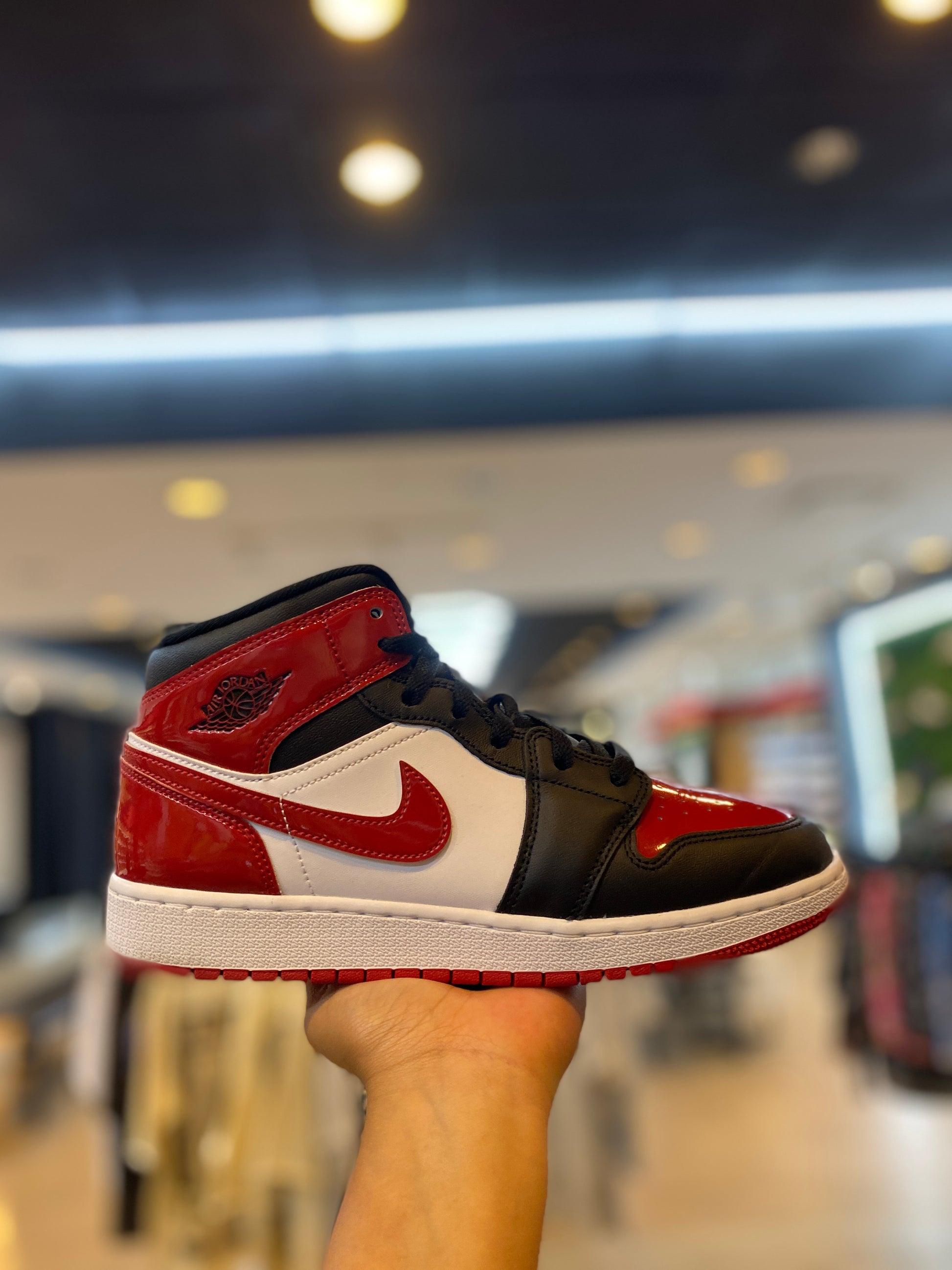 Jordan 1 Mid Patent Bred Toe (GS) PRE-OWNED