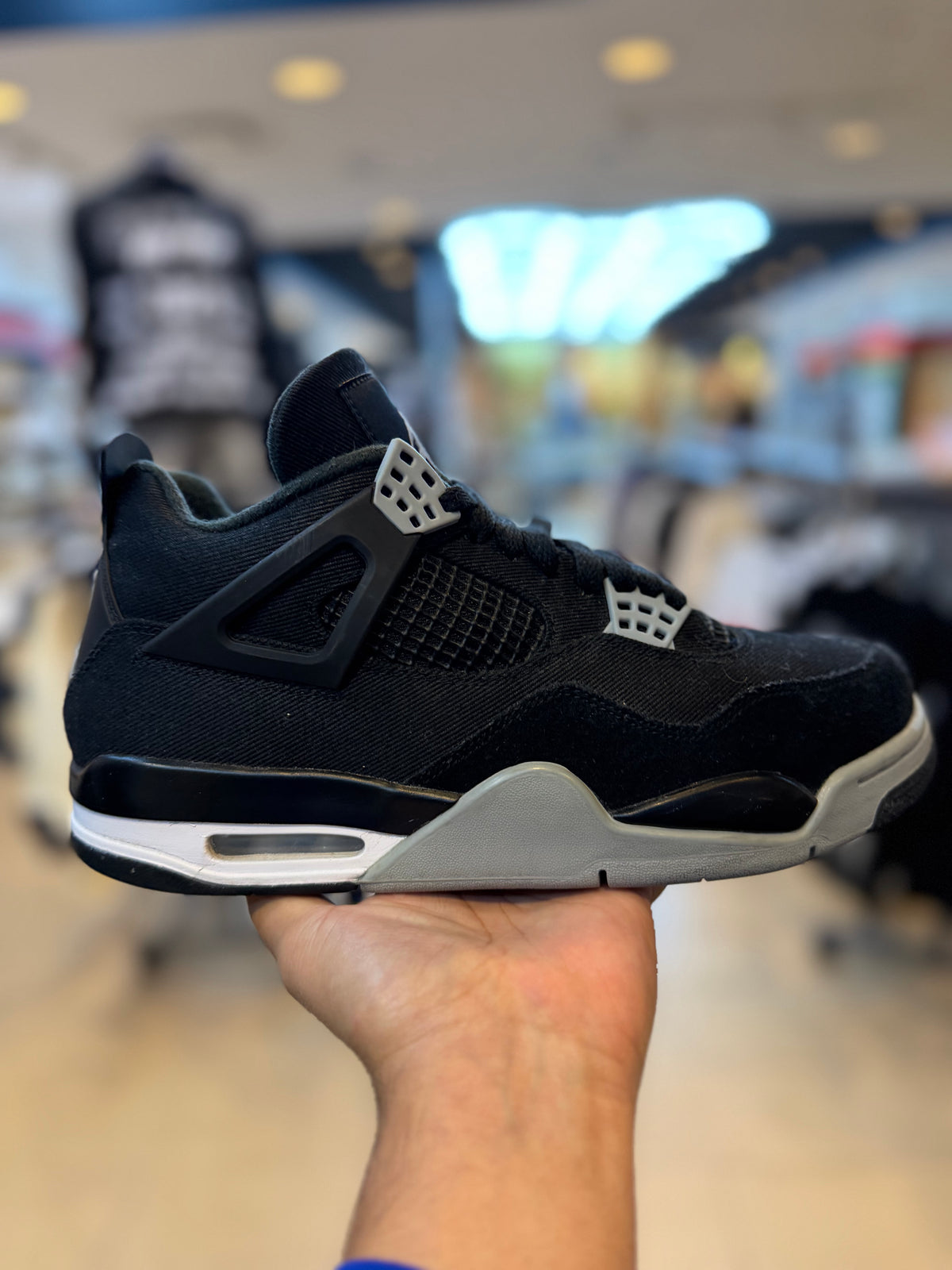 Jordan 4 Retro SE Black Canvas PRE-OWNED