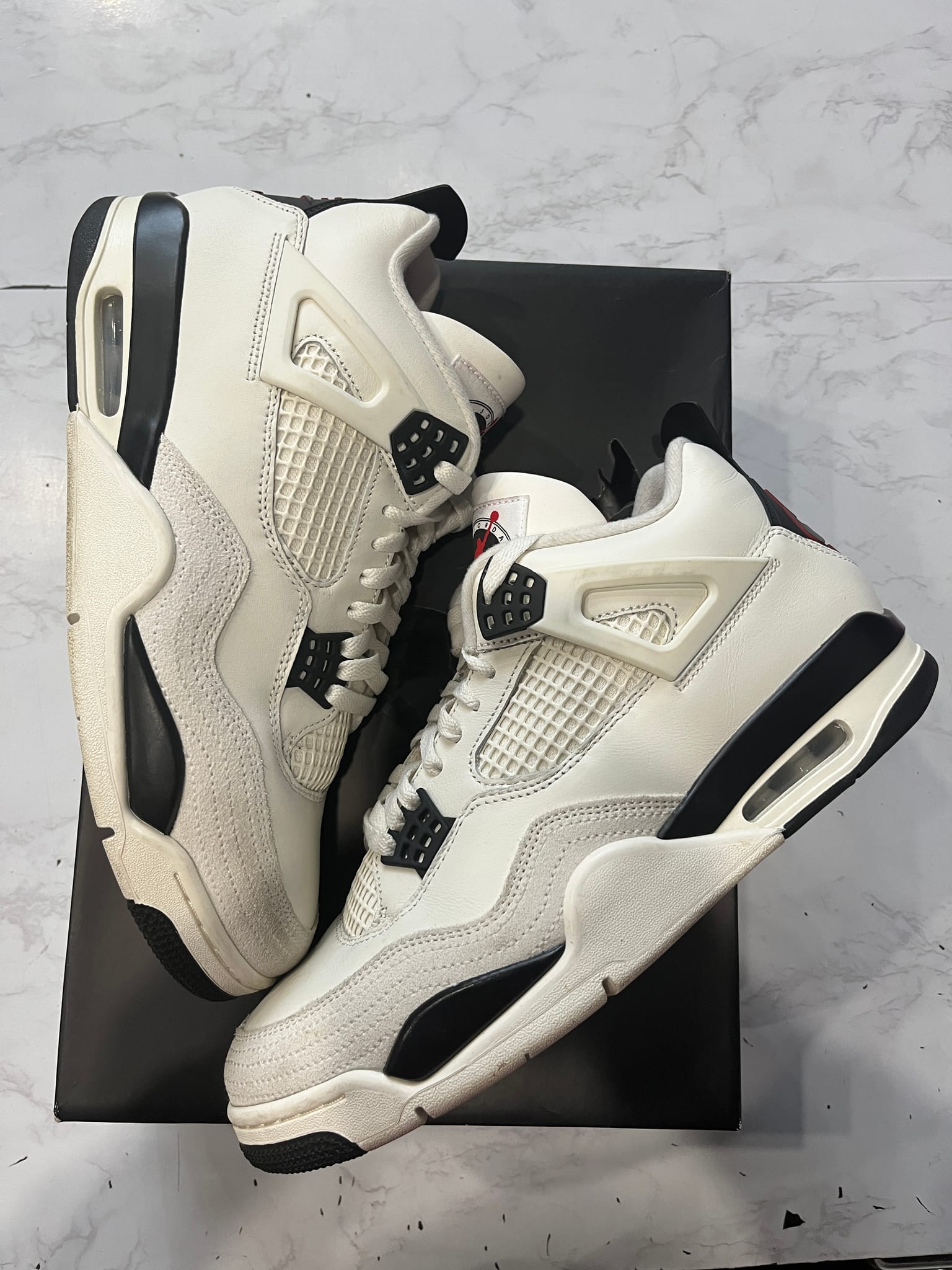 Jordan 4 Retro OG Flight Club PRE-OWNED