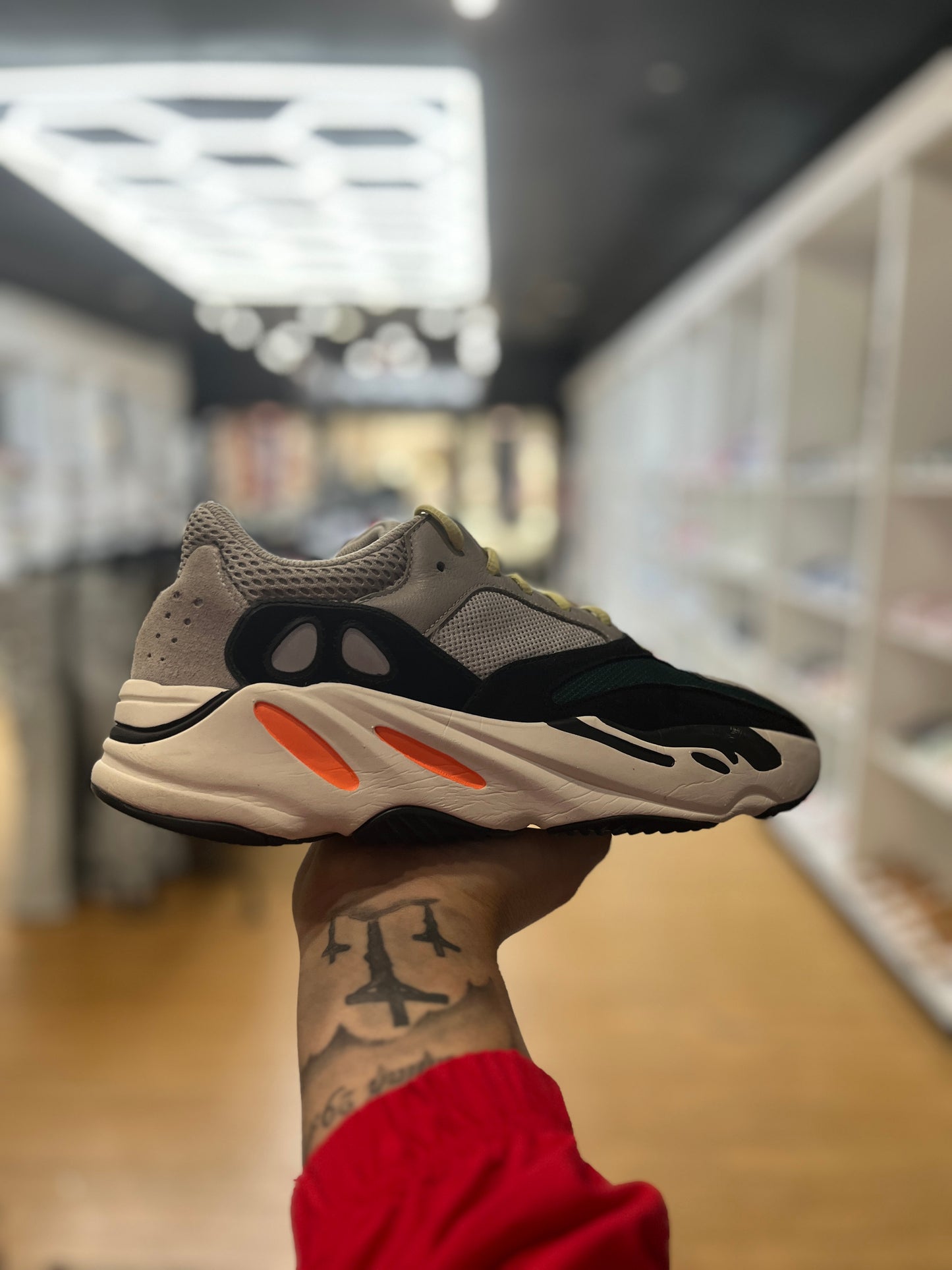 adidas Yeezy Boost 700 Wave Runner PRE-OWNED