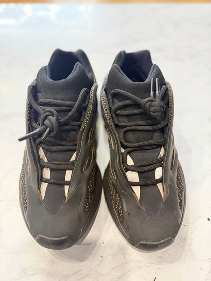 adidas Yeezy 700 V3 Clay Brown PRE-OWNED