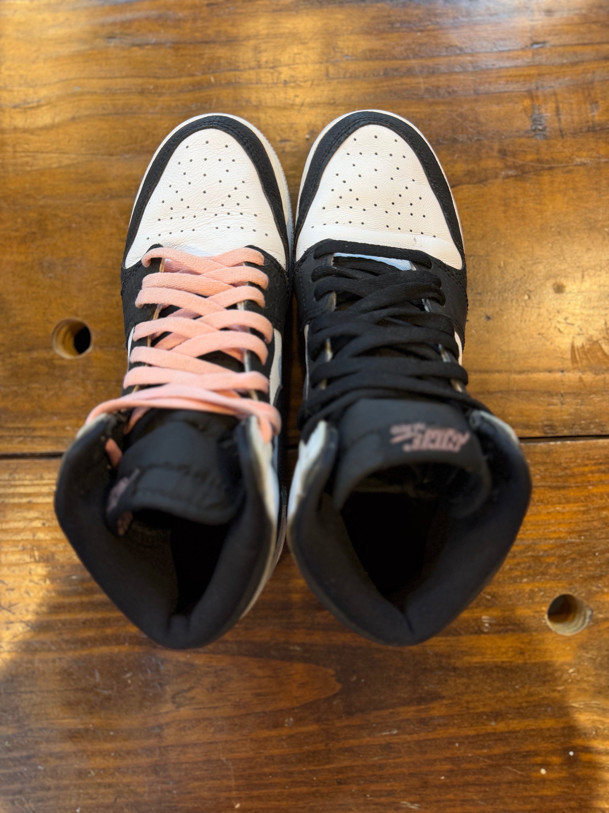 Jordan 1 Retro High OG Bleached Coral (GS) PRE-OWNED