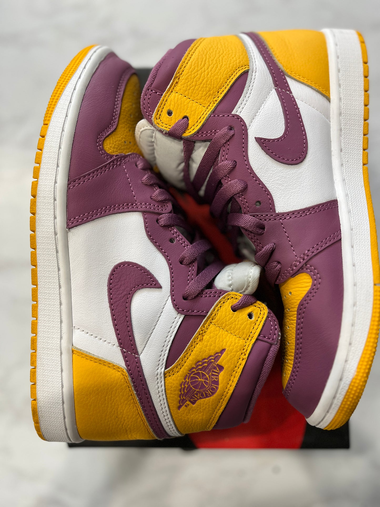 Jordan 1 Retro High OG Brotherhood PRE-OWNED