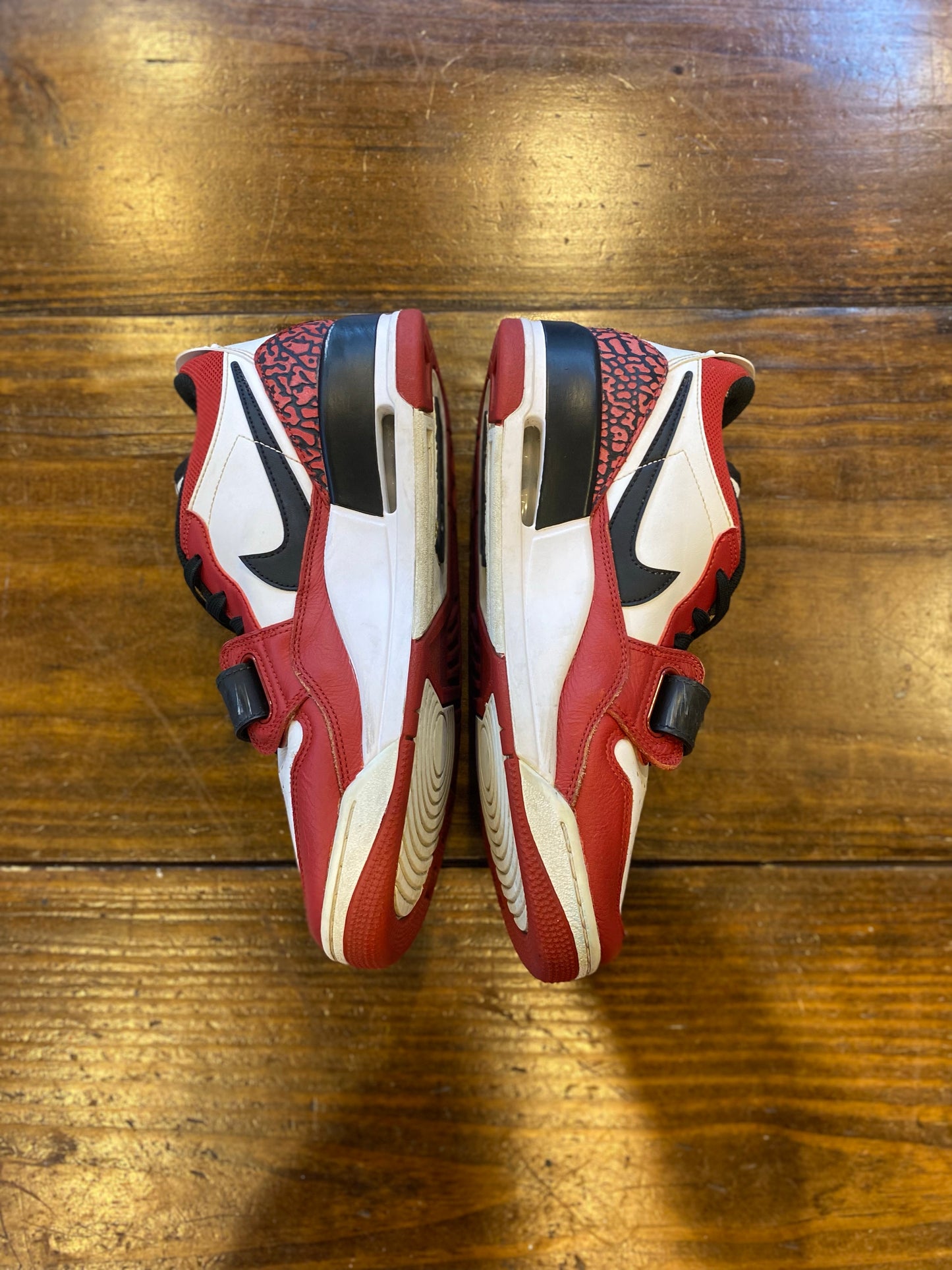 Jordan Legacy 312 Low Chicago Red PRE-OWNED