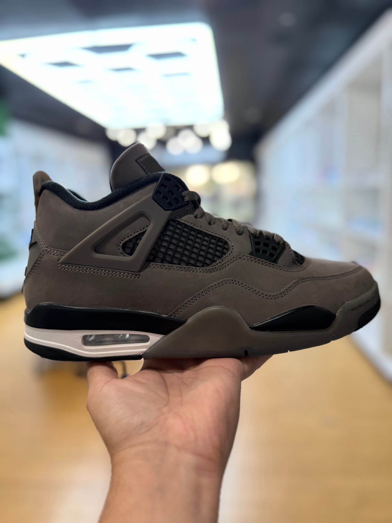 Jordan 4 Retro Cave Stone PRE-OWNED