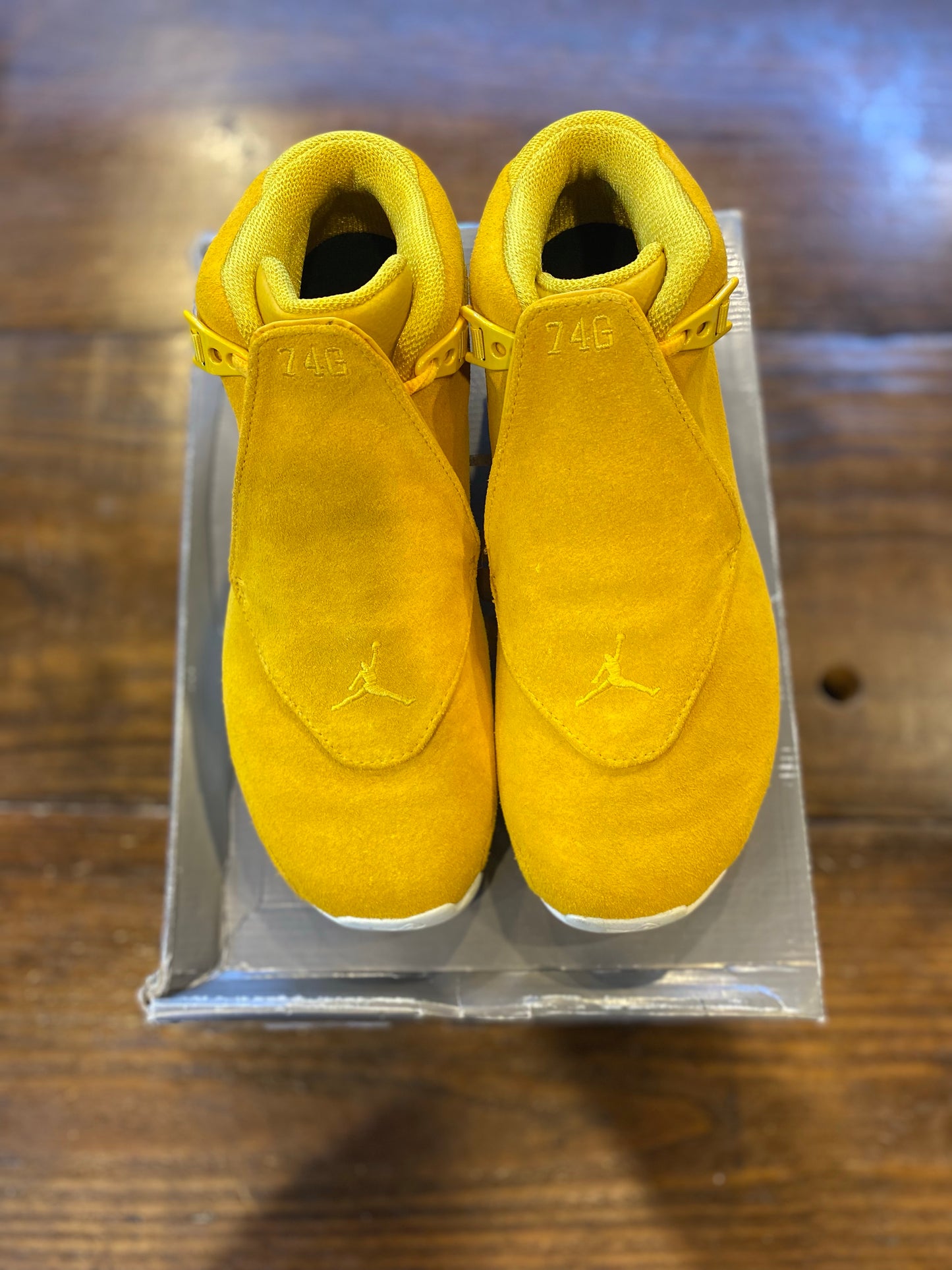 Jordan 18 Retro Yellow Ochre PRE-OWED