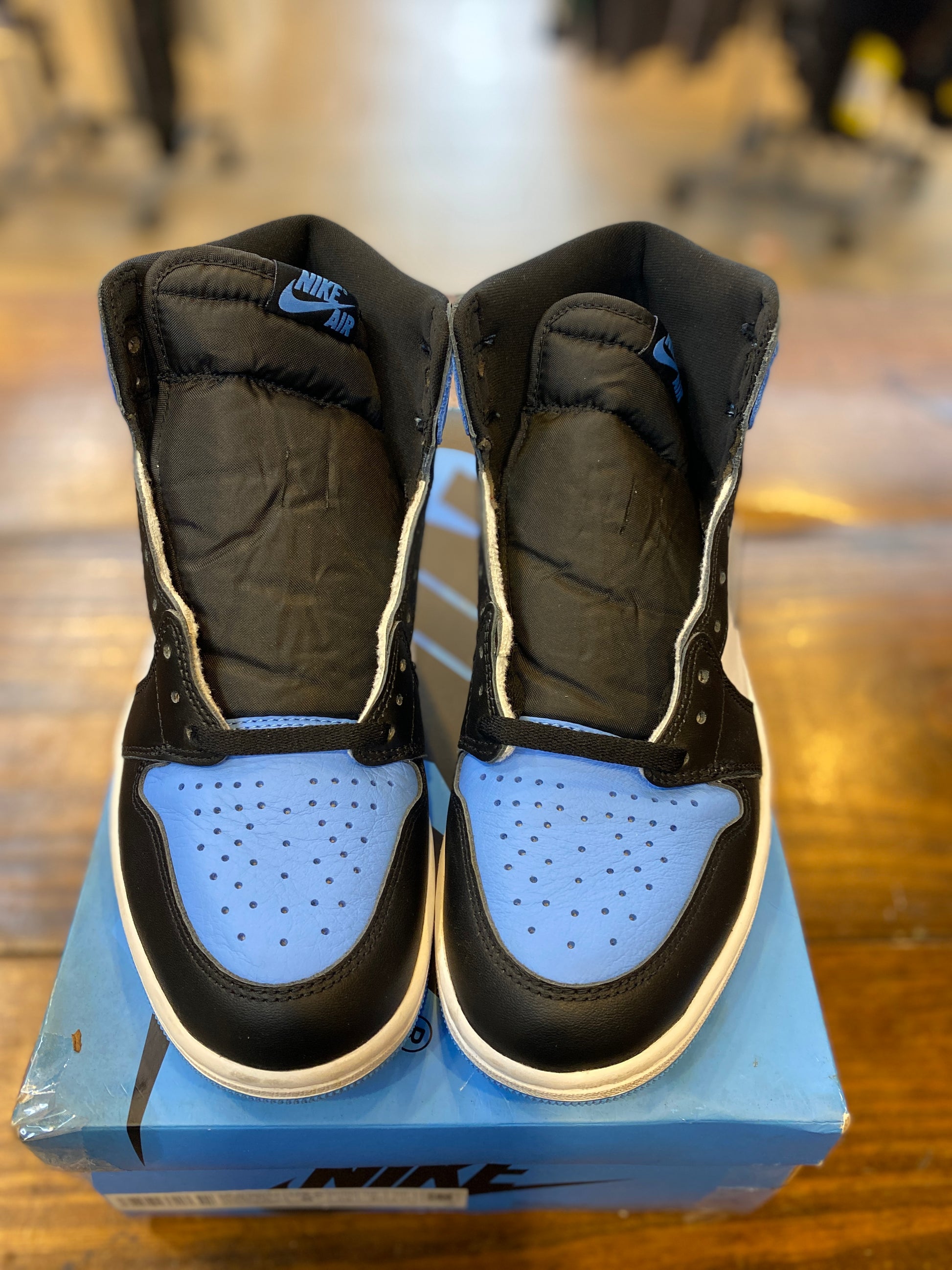Jordan 1 Retro High OG UNC Toe PRE-OWNED