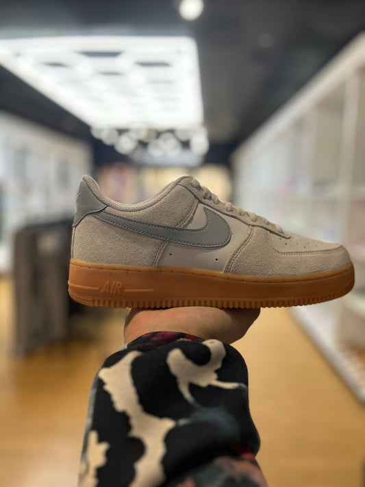 Nike Air Force 1 Low '07 LV8 Phantom Light Smoke Gum PRE-OWNED