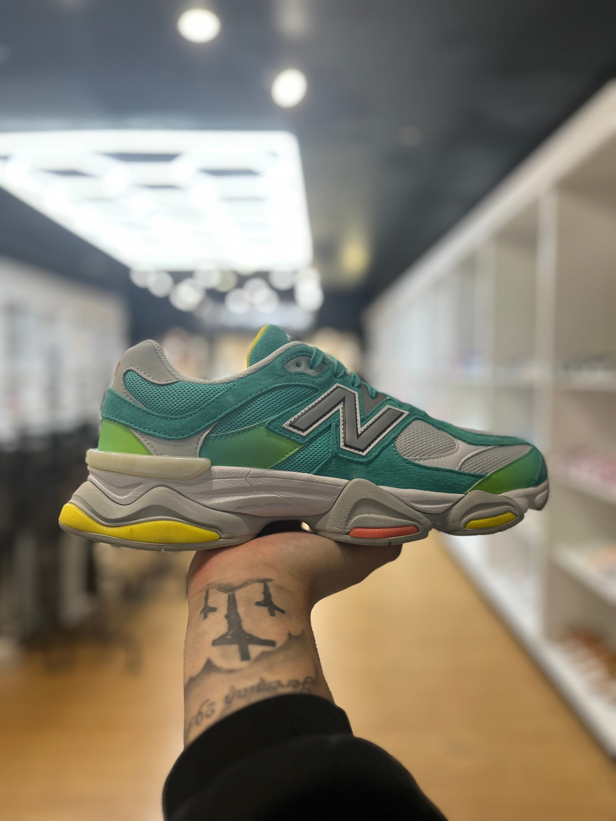 New Balance 9060 DTLR Cyan Burst PRE-OWNED