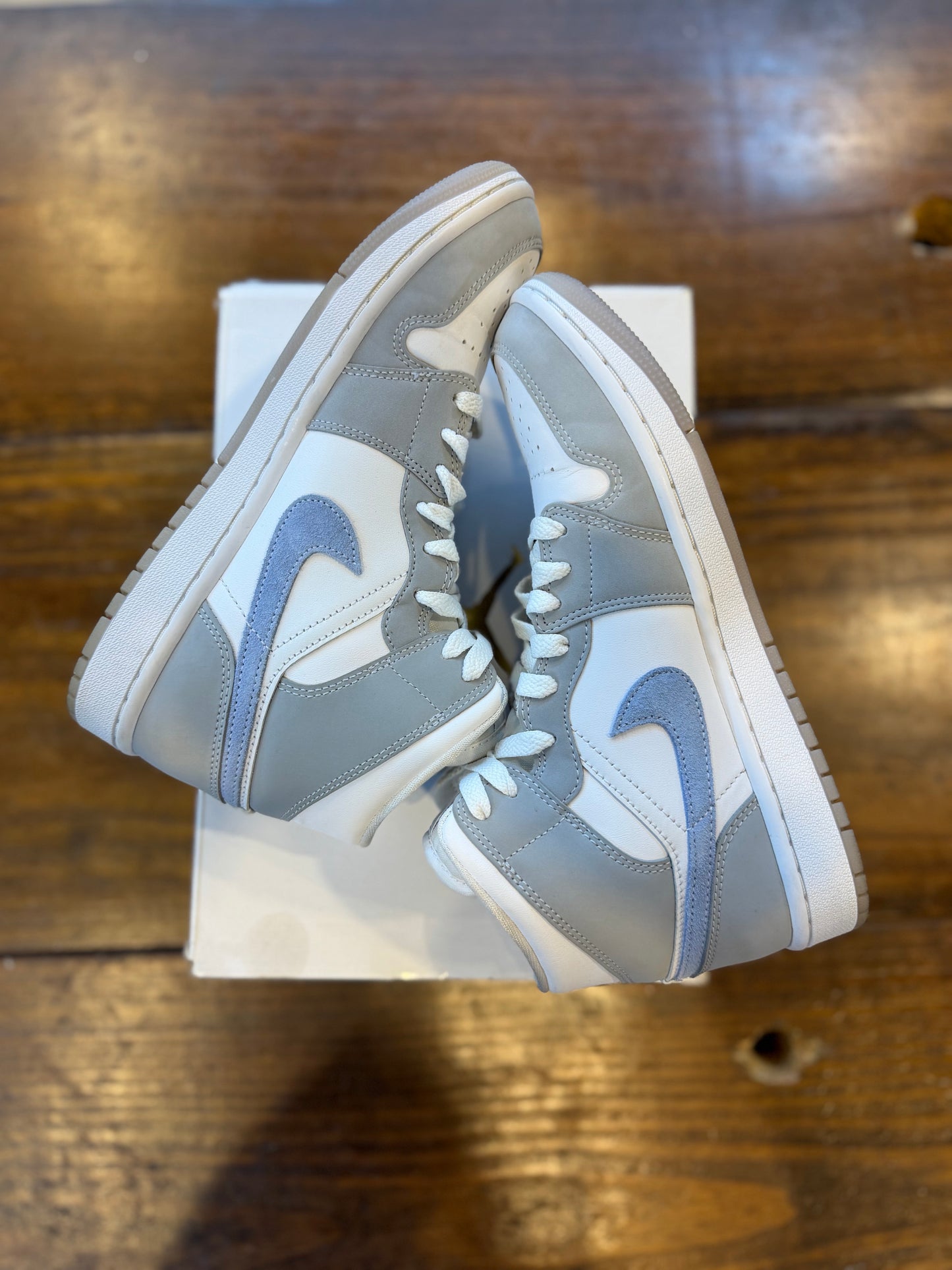 Jordan 1 Mid Wolf Grey Aluminum (Women's) PRE-OWNED