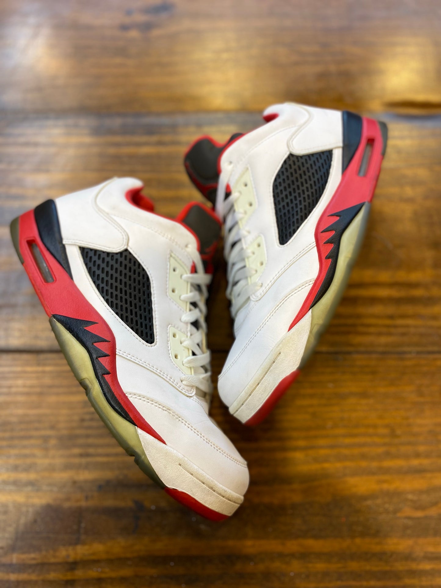 Jordan 5 Retro Low Fire Red PRE-OWNED
