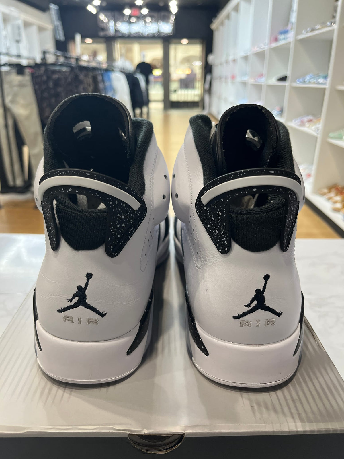 Jordan 6 Retro Oreo (2026) PRE-OWNED