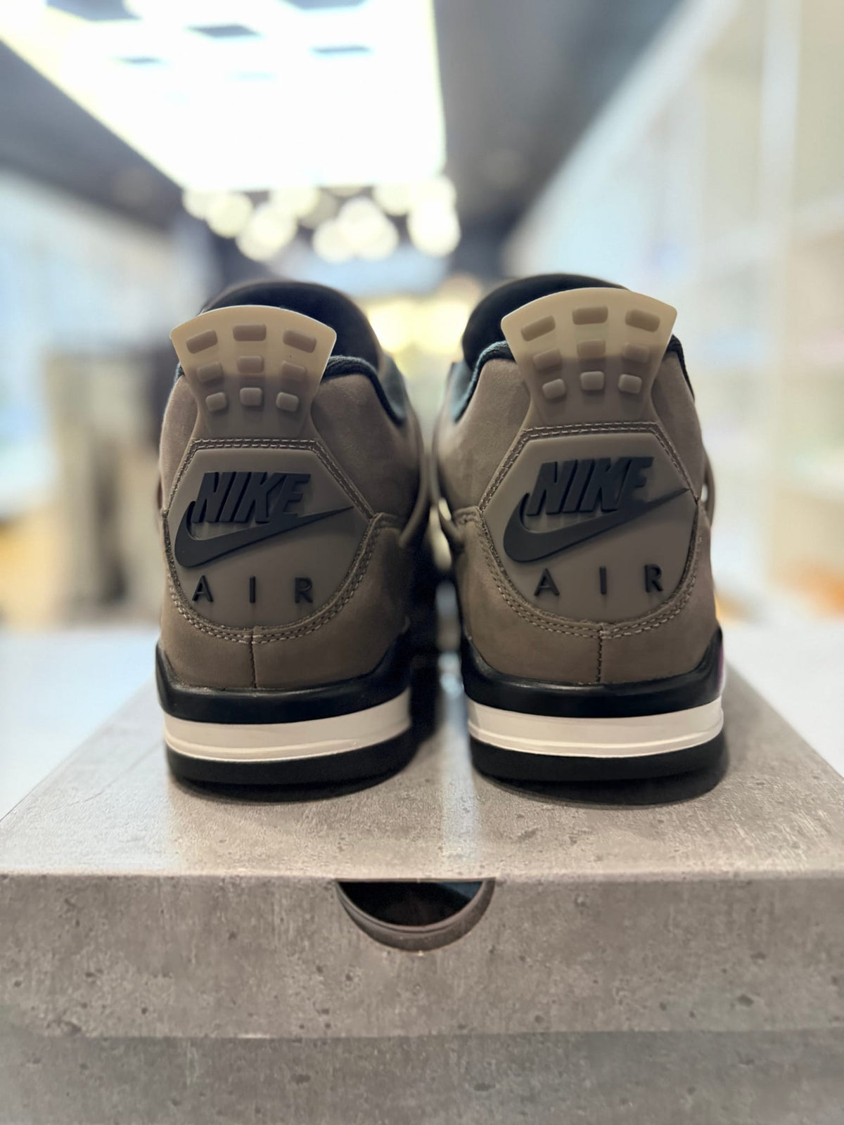 Jordan 4 Retro Cave Stone PRE-OWNED
