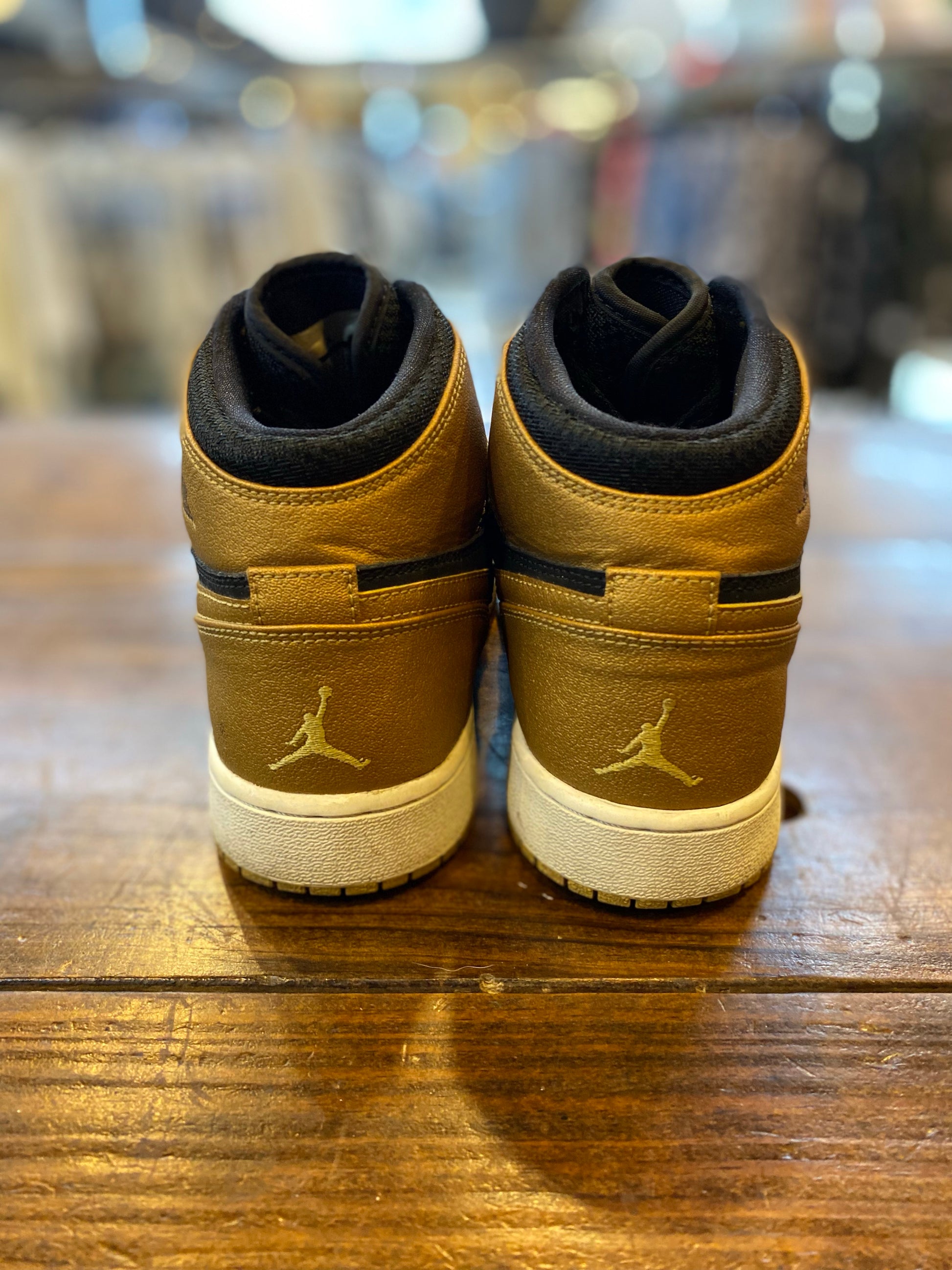 Jordan 1 Retro Melo (GS) PRE-OWNED