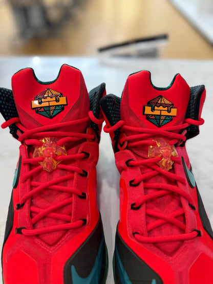 Nike LeBron 11 Elite Hero PRE-OWNED