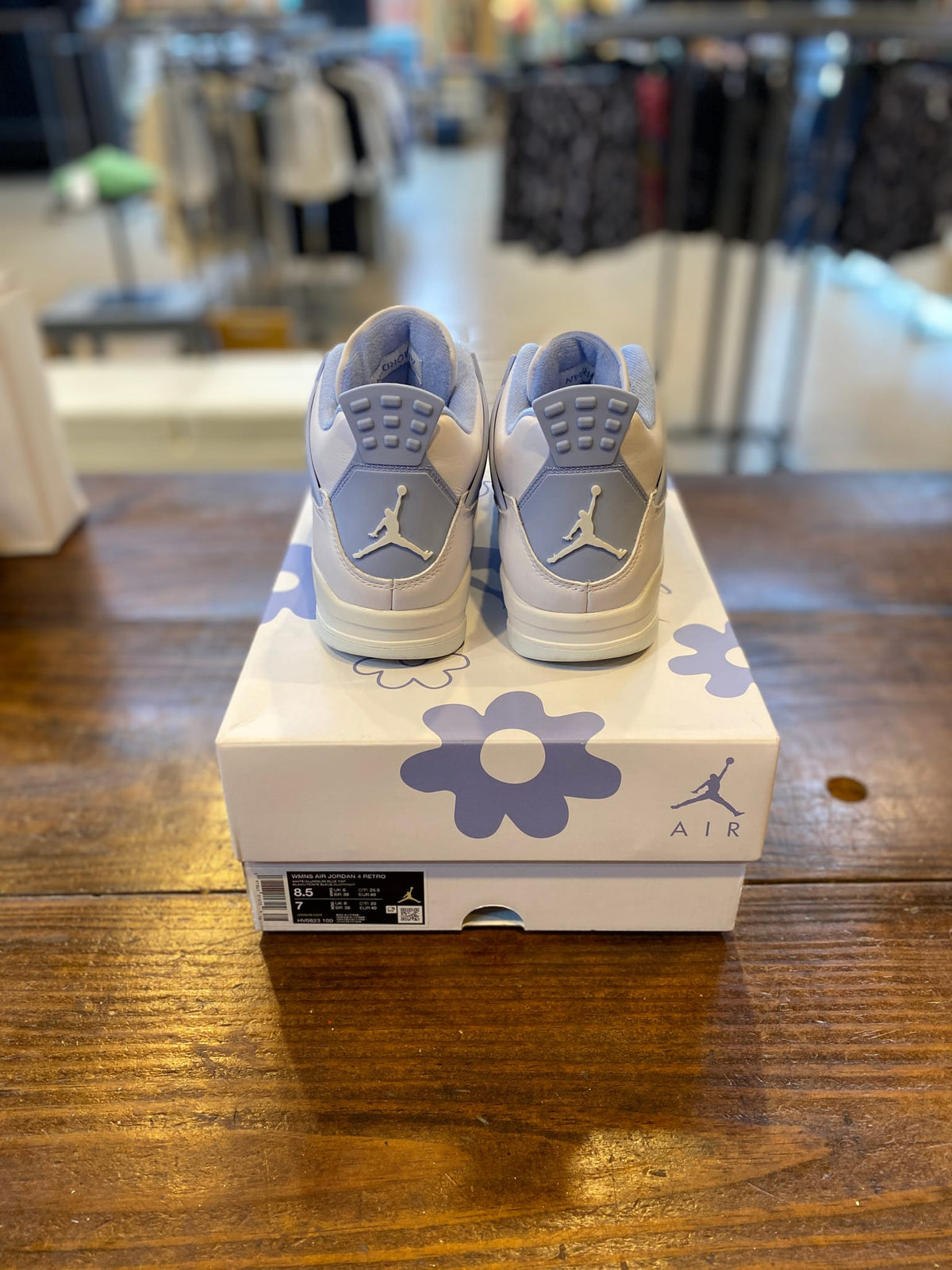 Jordan 4 Retro Forget Me Not (Women's) PRE-OWNED
