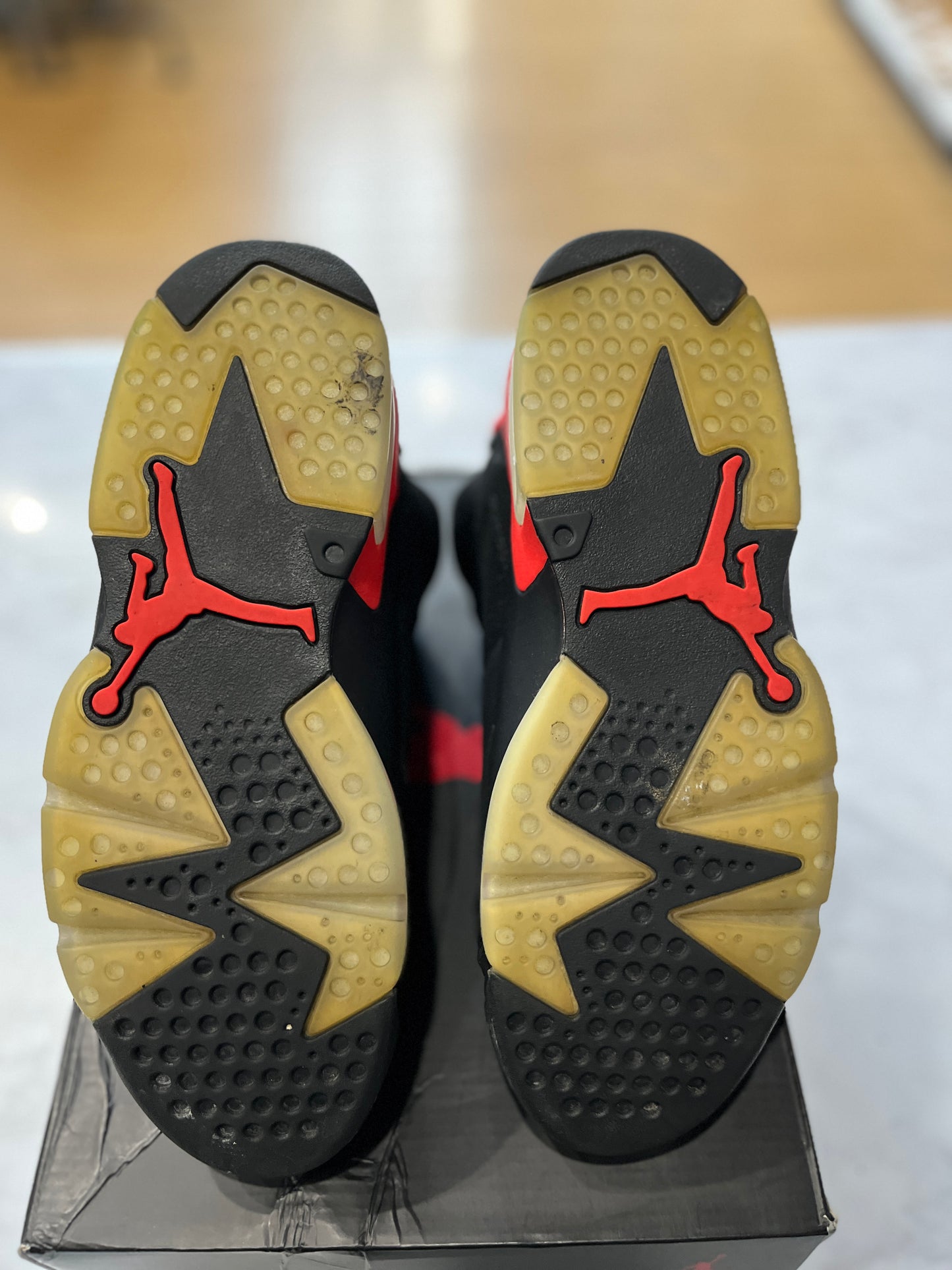 Jordan 6 Retro Black Infrared (2019) PRE-OWNED