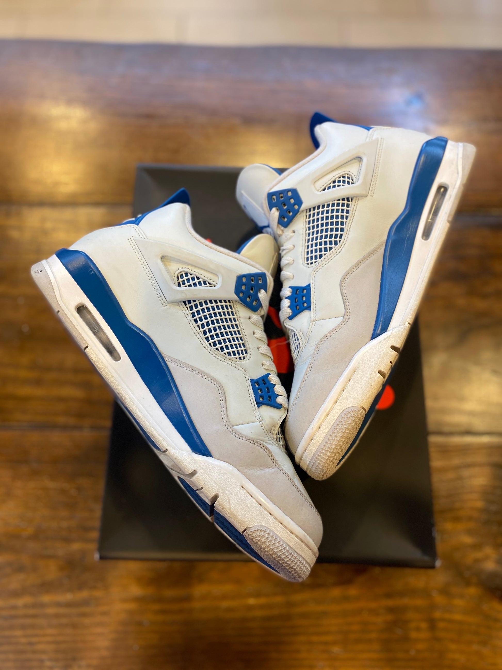 Jordan 4 Retro Military Blue (2024) PRE-OWNED