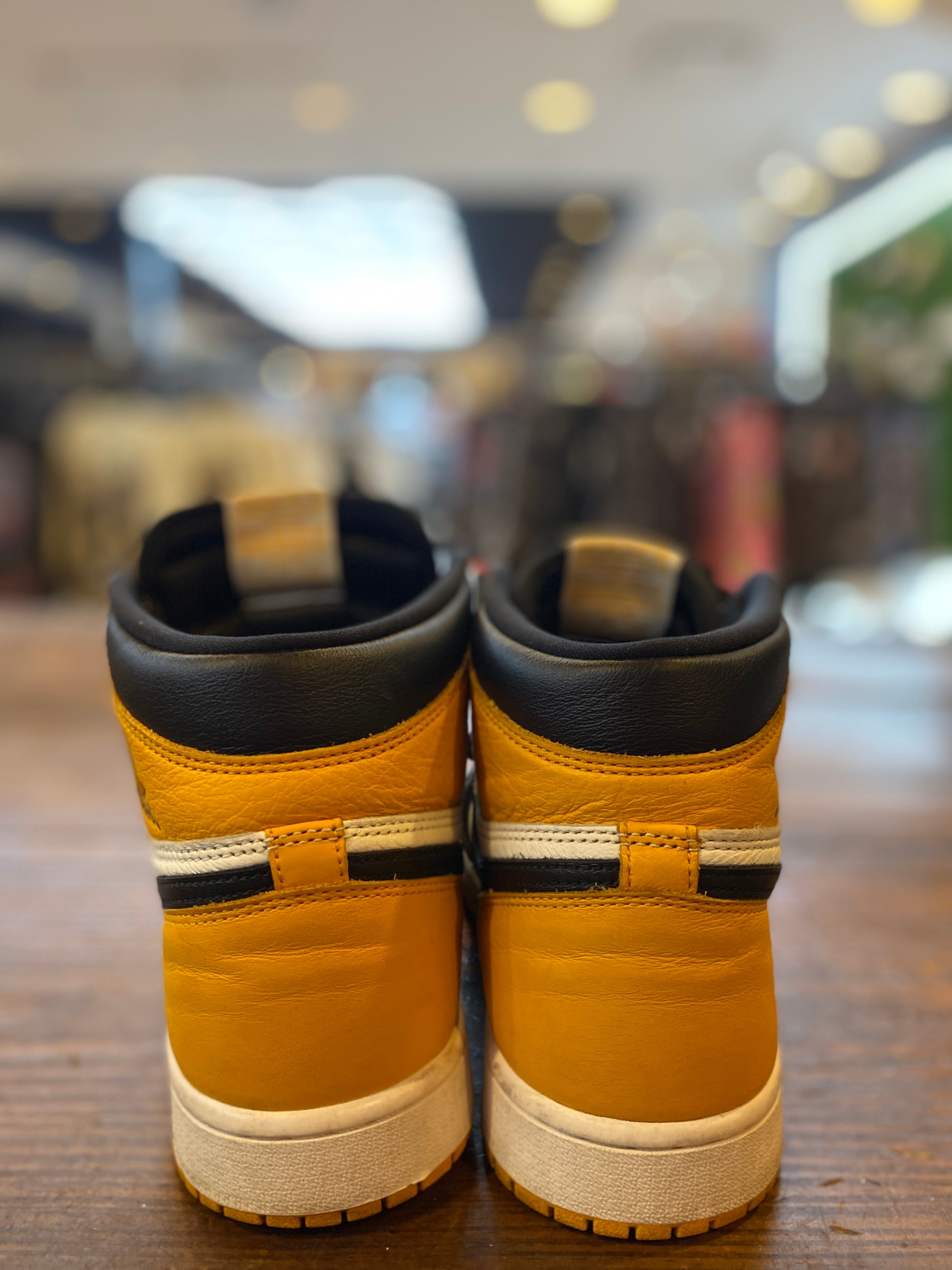 Jordan 1 Retro High OG Taxi PRE-OWNED