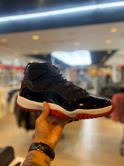 Jordan 11 Retro Playoffs Bred (2019) PRE-OWNED