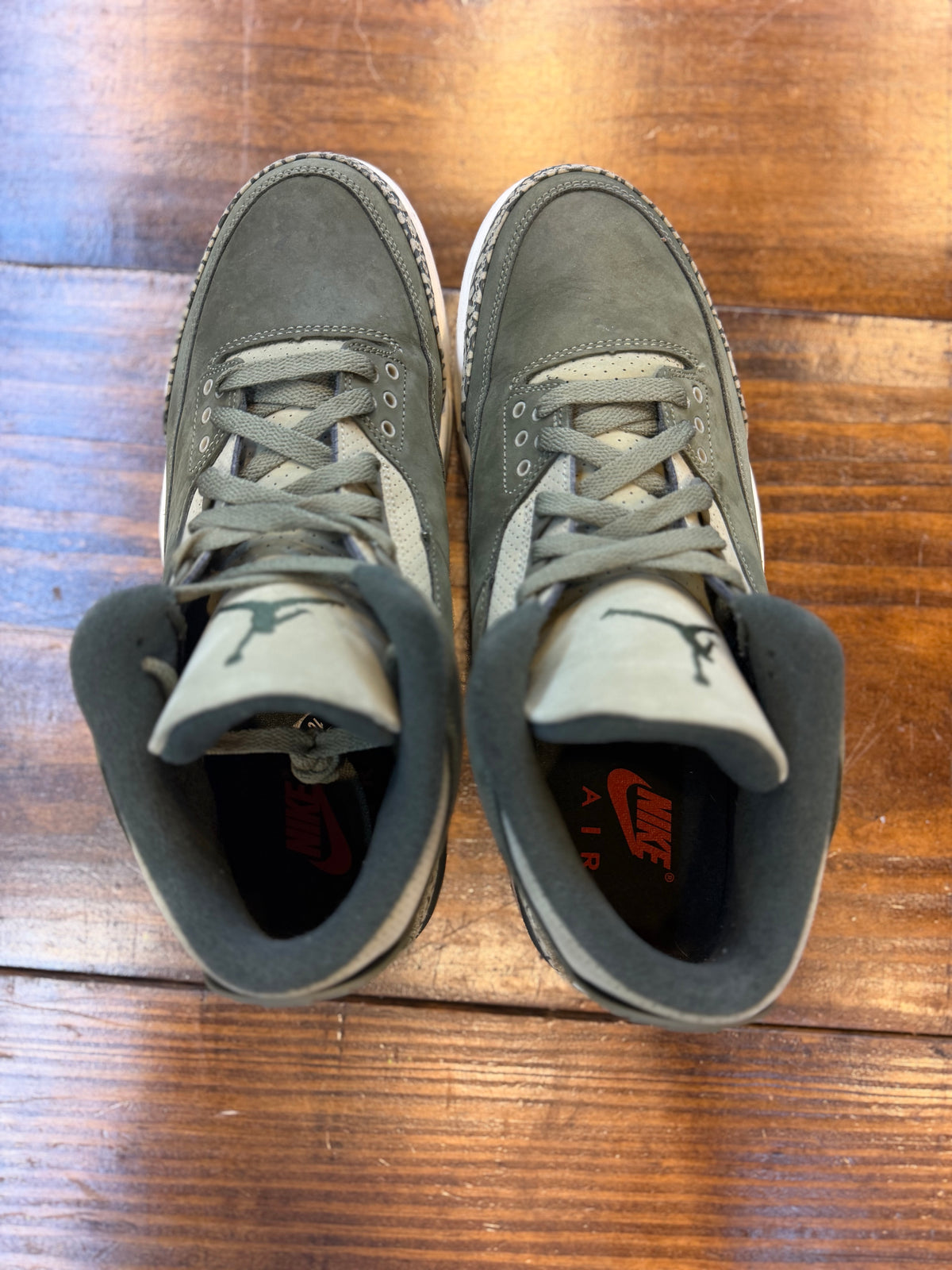 Jordan 3 Retro Family Affair PRE-OWNED