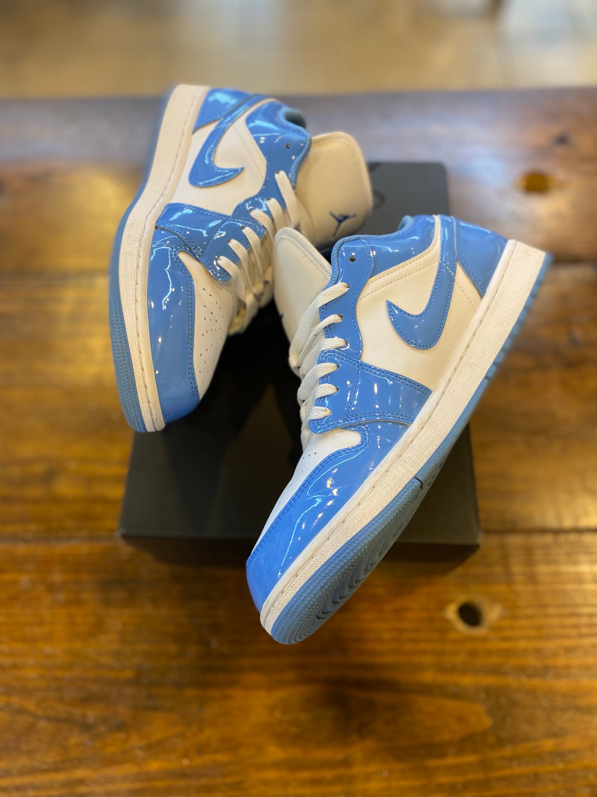 Jordan 1 Low SE White Legend Blue PRE-OWNED