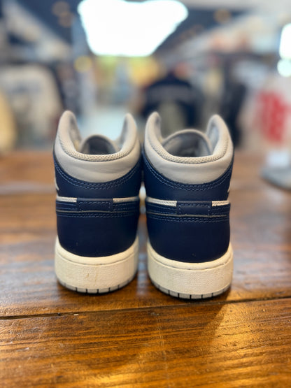 Jordan 1 Mid Wolf Grey Midnight Navy (GS) PRE-OWNED