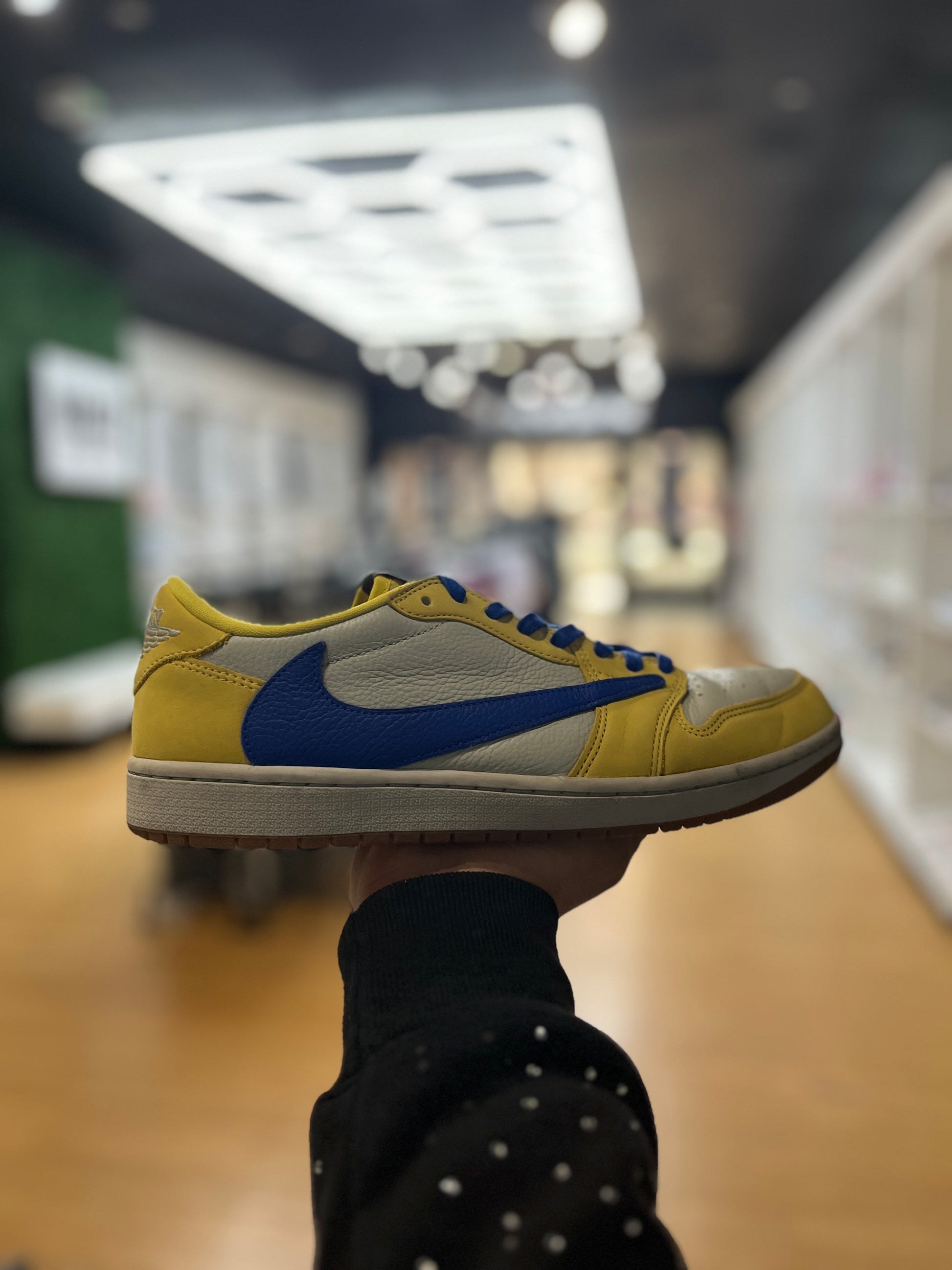 Jordan 1 Retro Low OG SP Travis Scott Canary (Women's) PRE-OWNED