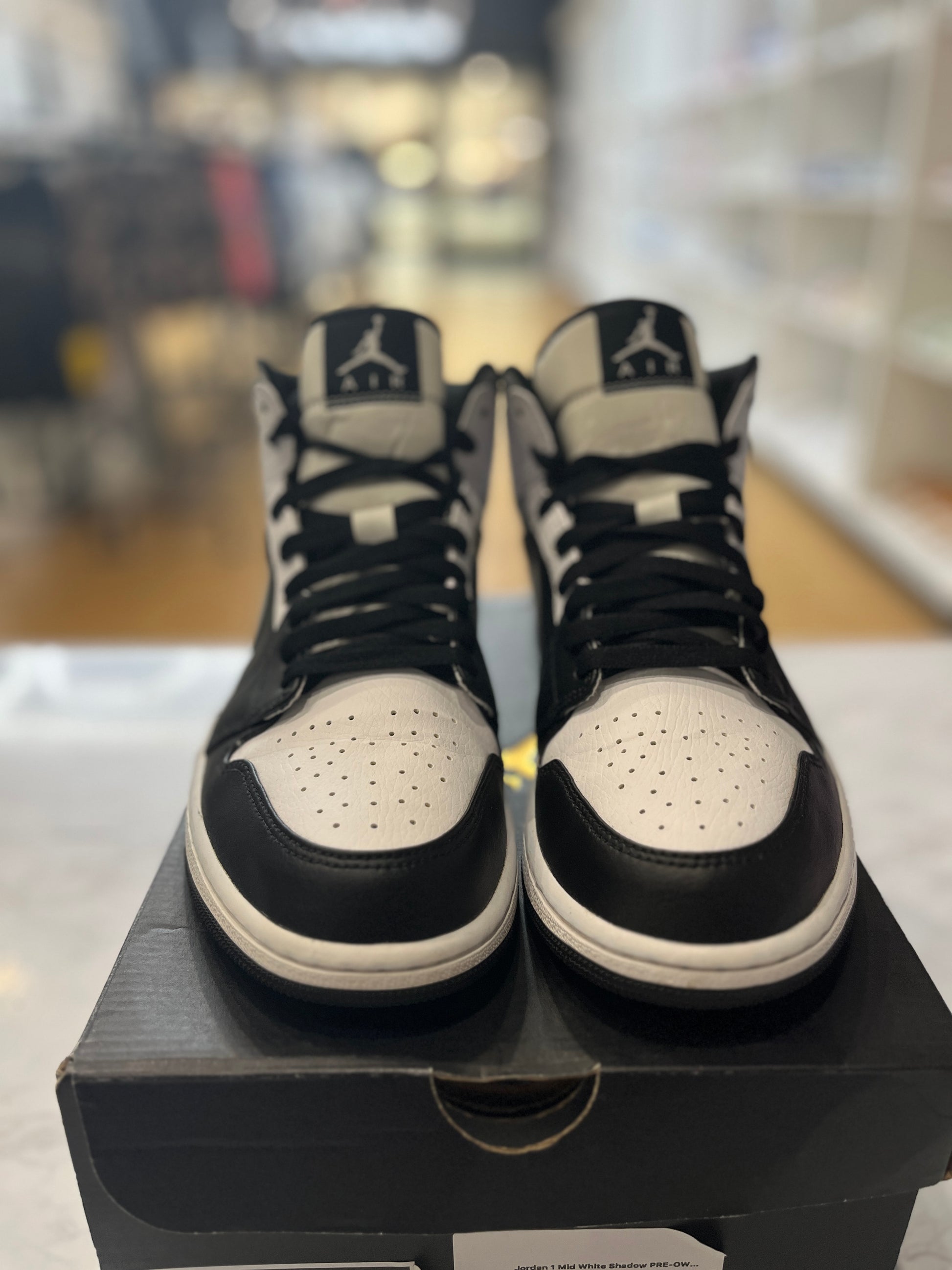 Jordan 1 Mid White Shadow PRE-OWNED