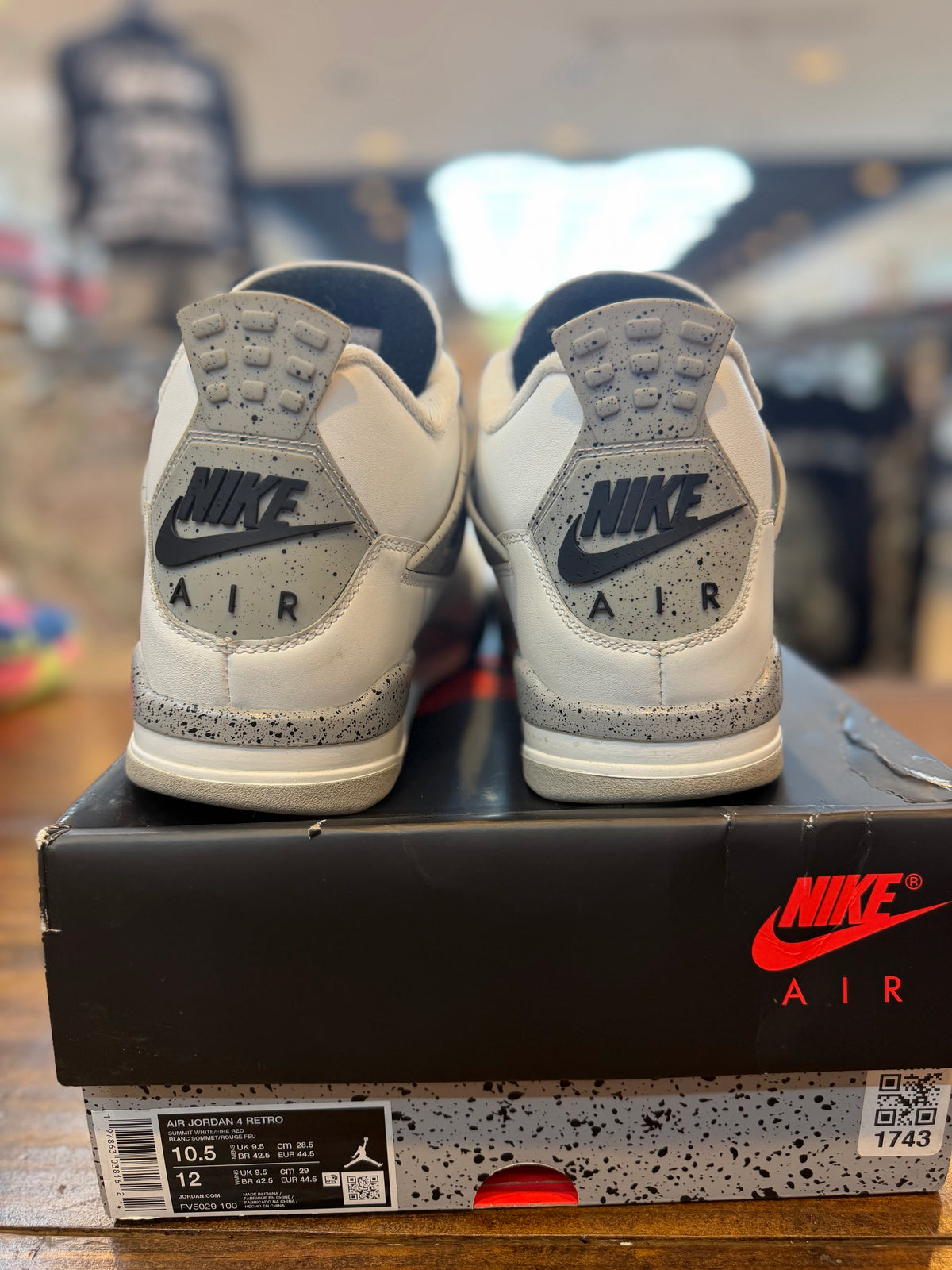 Jordan 4 Retro White Cement (2025) PRE-OWNED