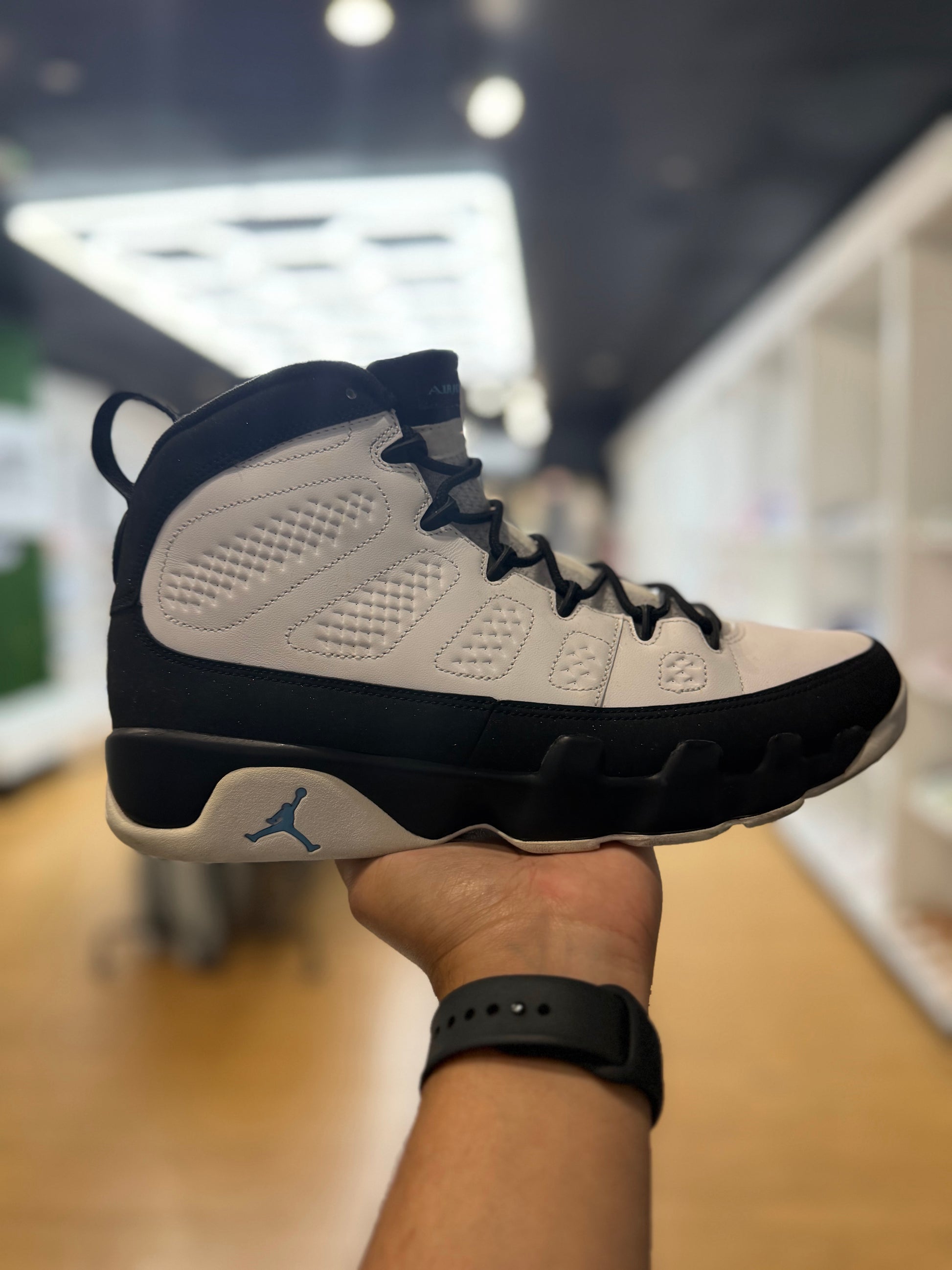 Jordan 9 Retro University Blue PRE-OWNED