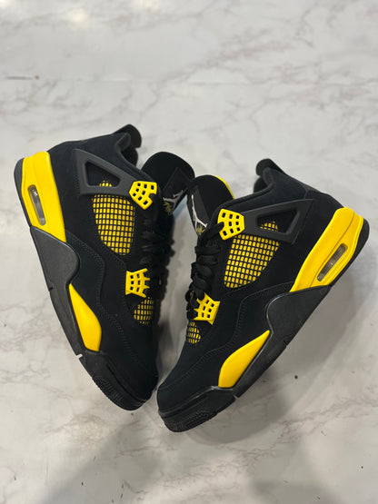 Jordan 4 Retro Thunder (2023) PRE-OWNED