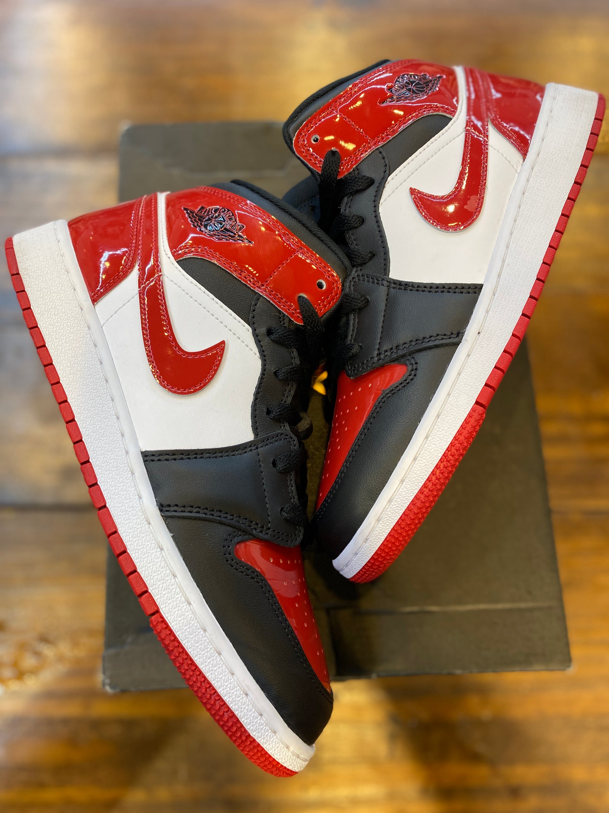 Jordan 1 Mid Patent Bred Toe (GS) PRE-OWNED
