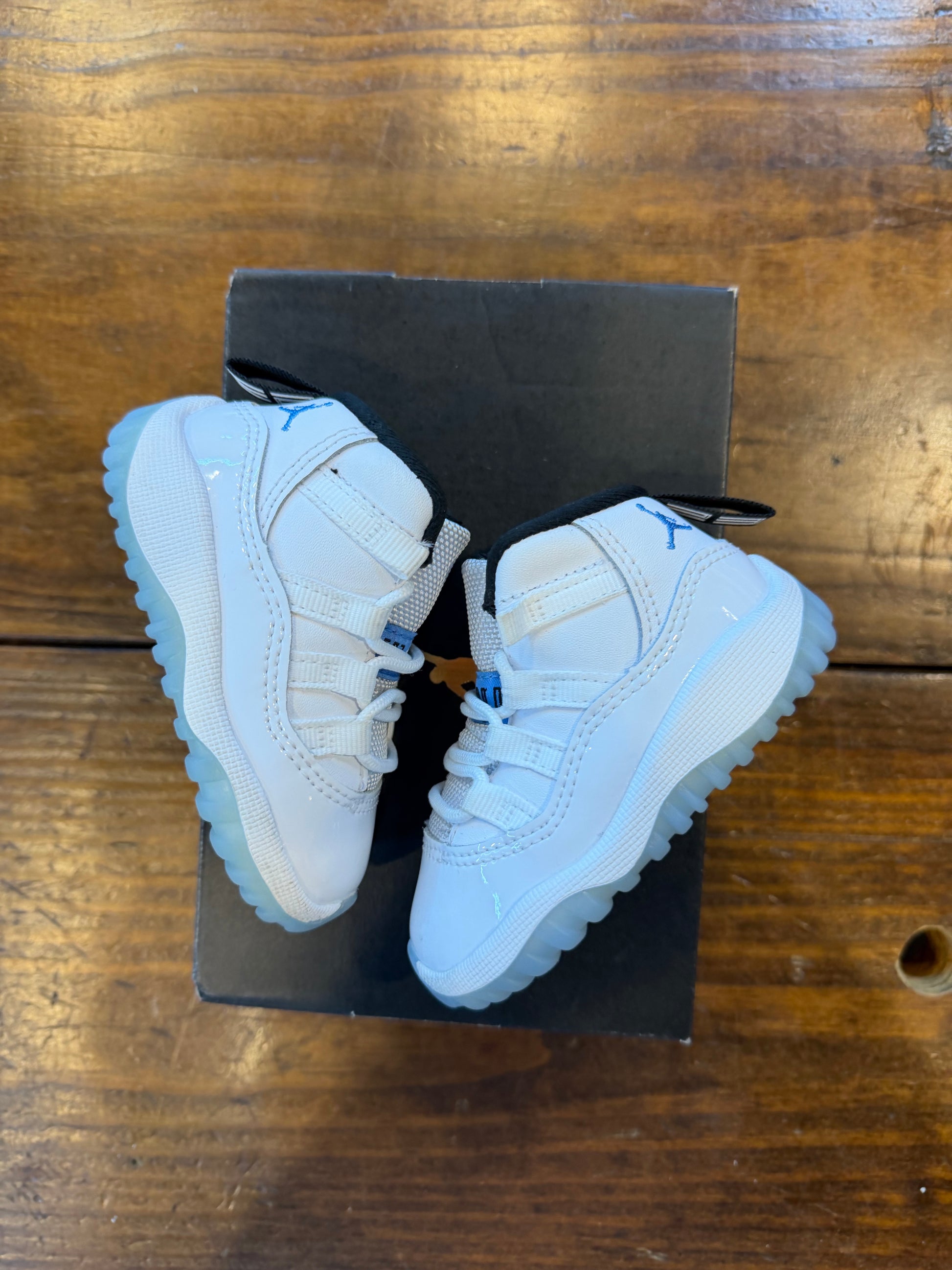 Jordan 11 Retro Legend Blue (2024) (TD) PRE-OWNED