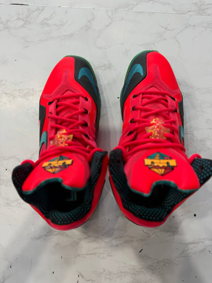 Nike LeBron 11 Elite Hero PRE-OWNED