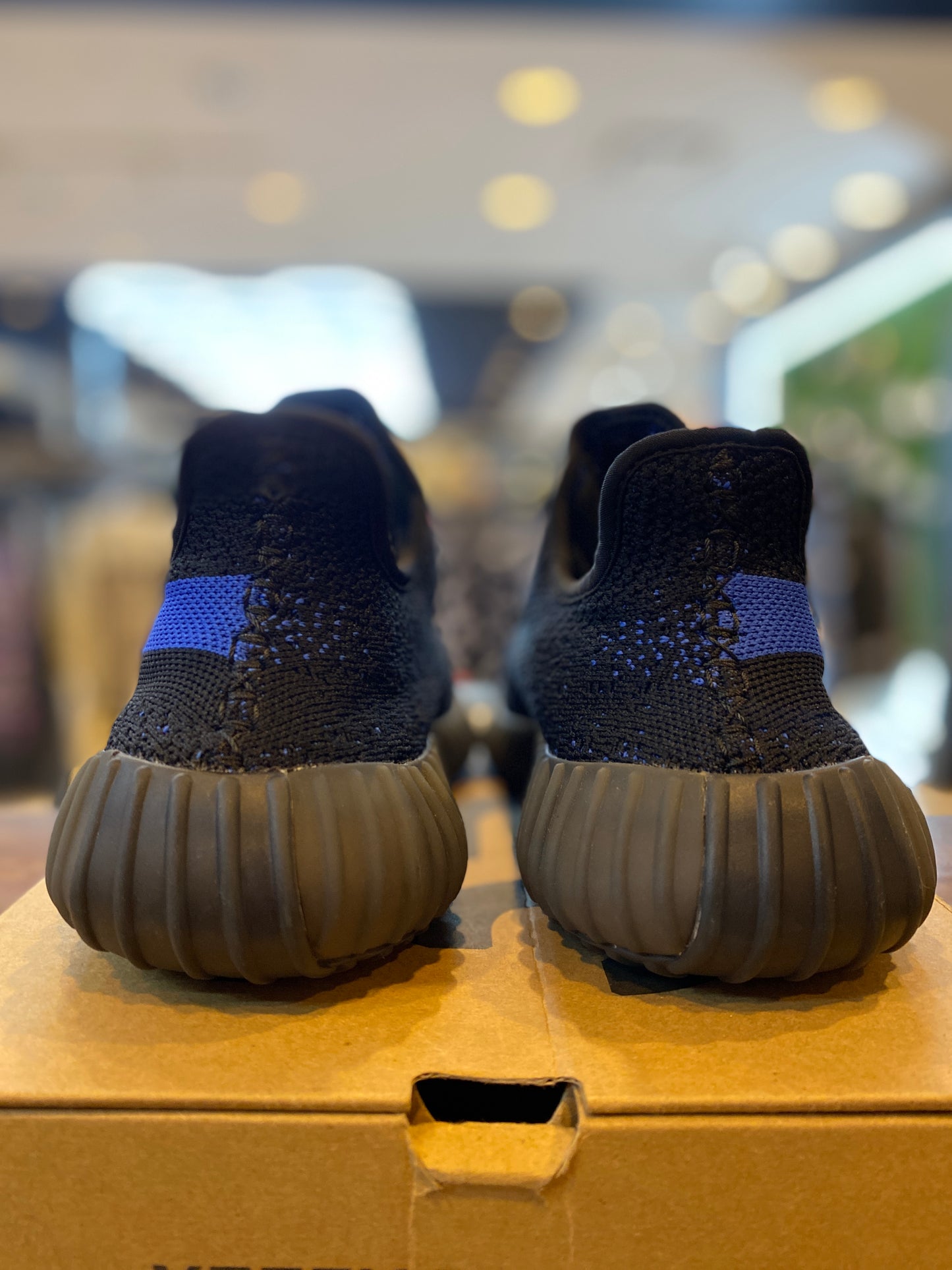 adidas Yeezy Boost 350 V2 Dazzling Blue PRE-OWNED