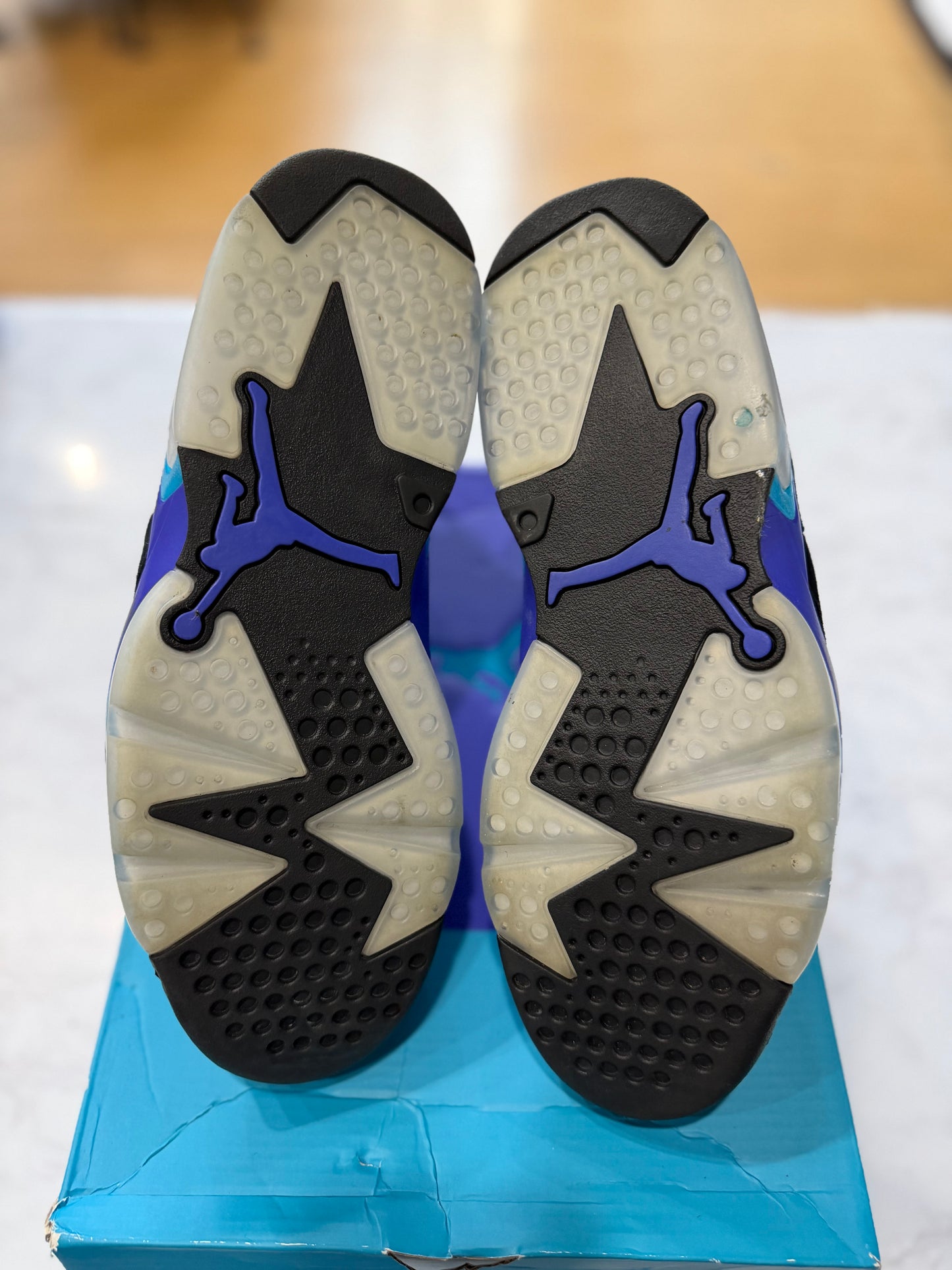 Jordan 6 Retro Aqua PRE-OWNED