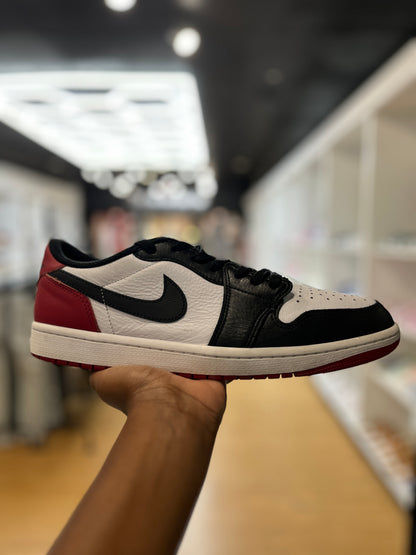 Jordan 1 Retro Low OG Black Toe (2023) PRE-OWNED