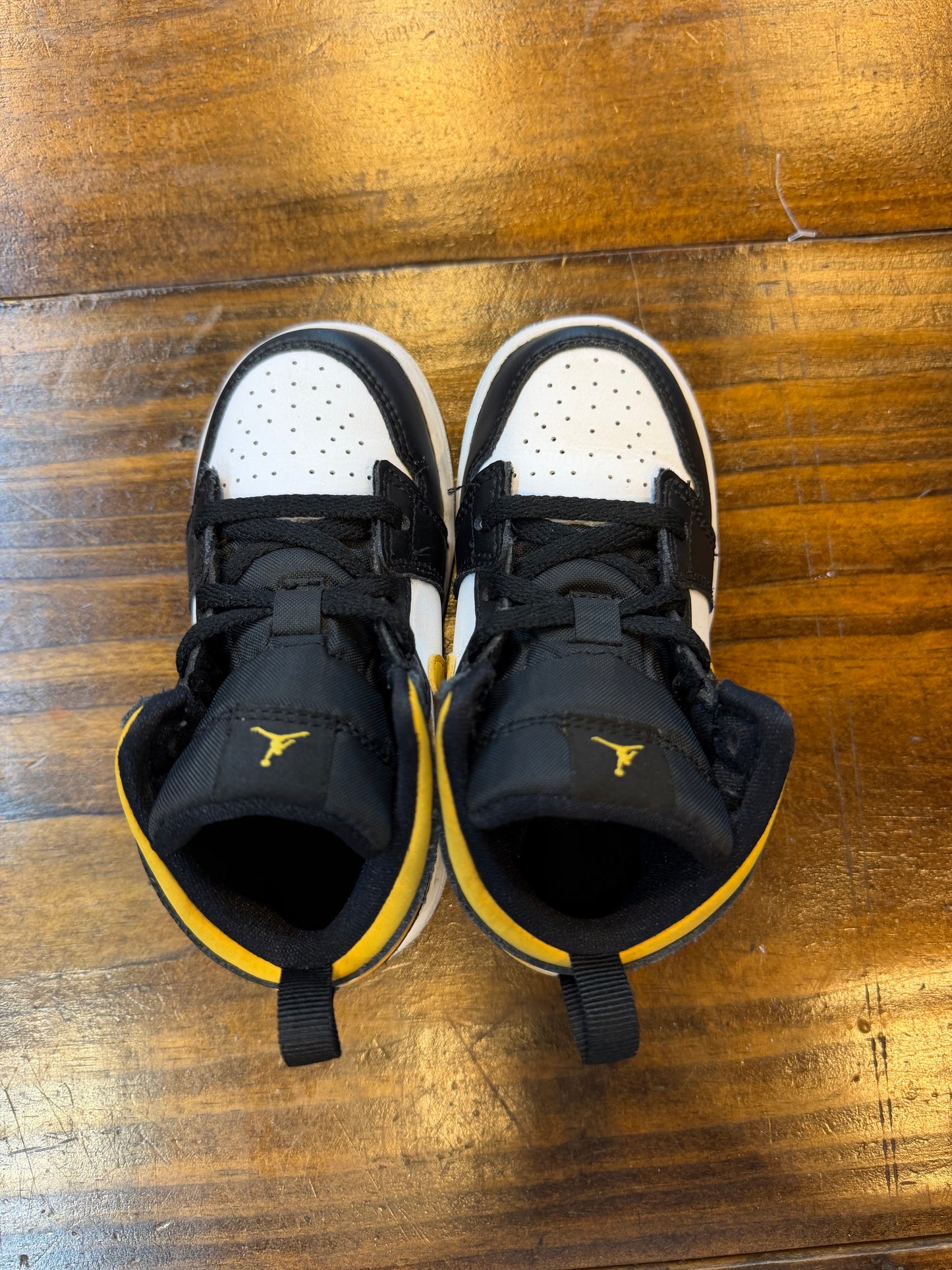 Jordan 1 Mid Black University Gold (TD) PRE-OWNED