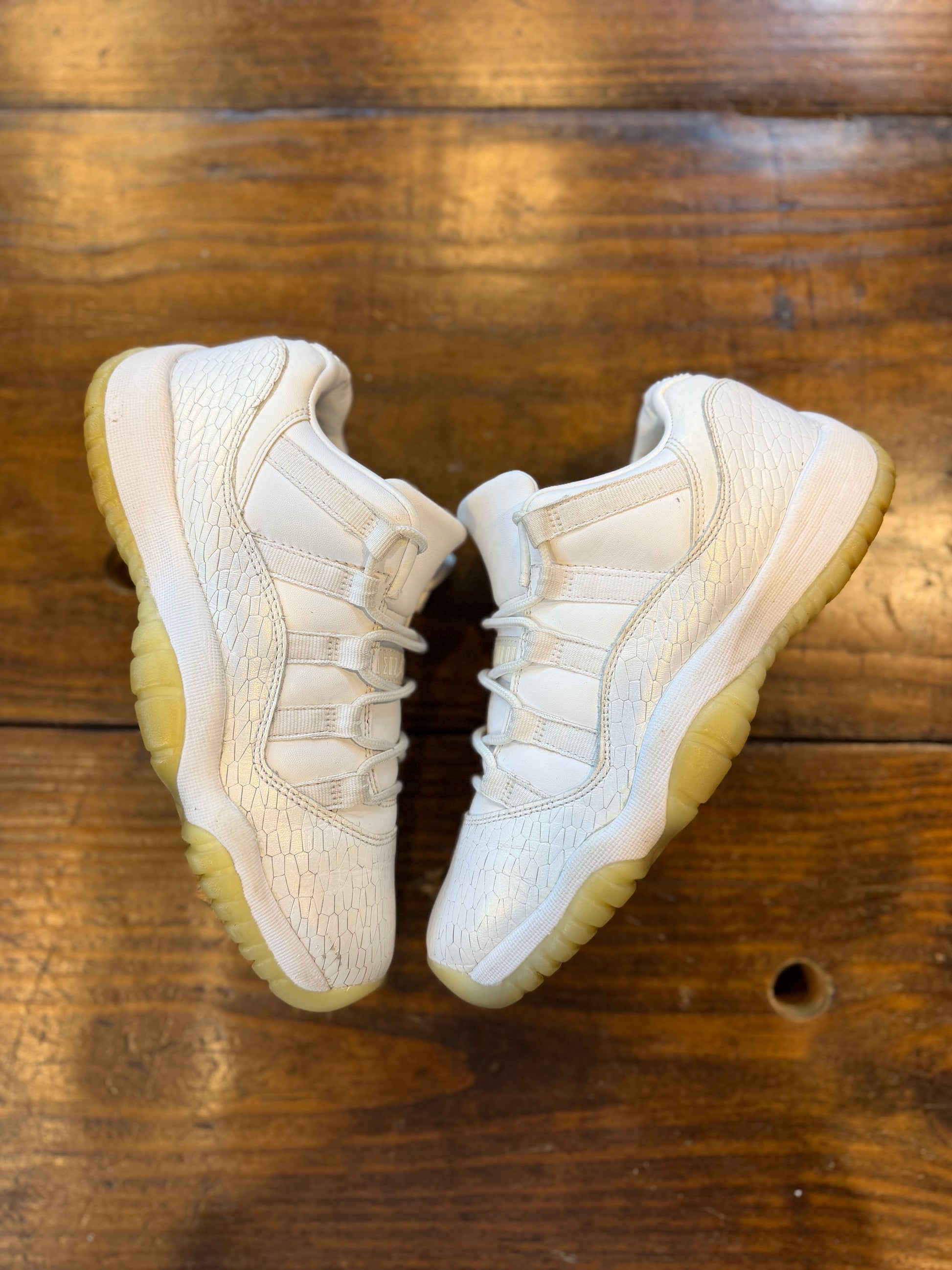 Jordan 11 Retro Low Heiress Pure Platinum (GS) PRE-OWNED
