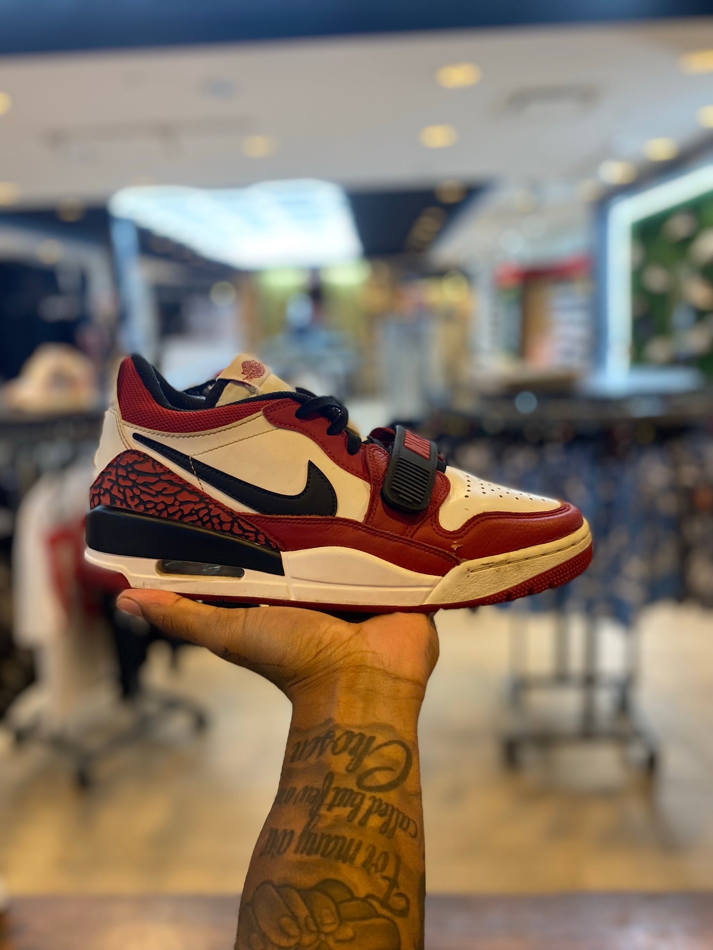 Jordan Legacy 312 Low Chicago Red PRE-OWNED