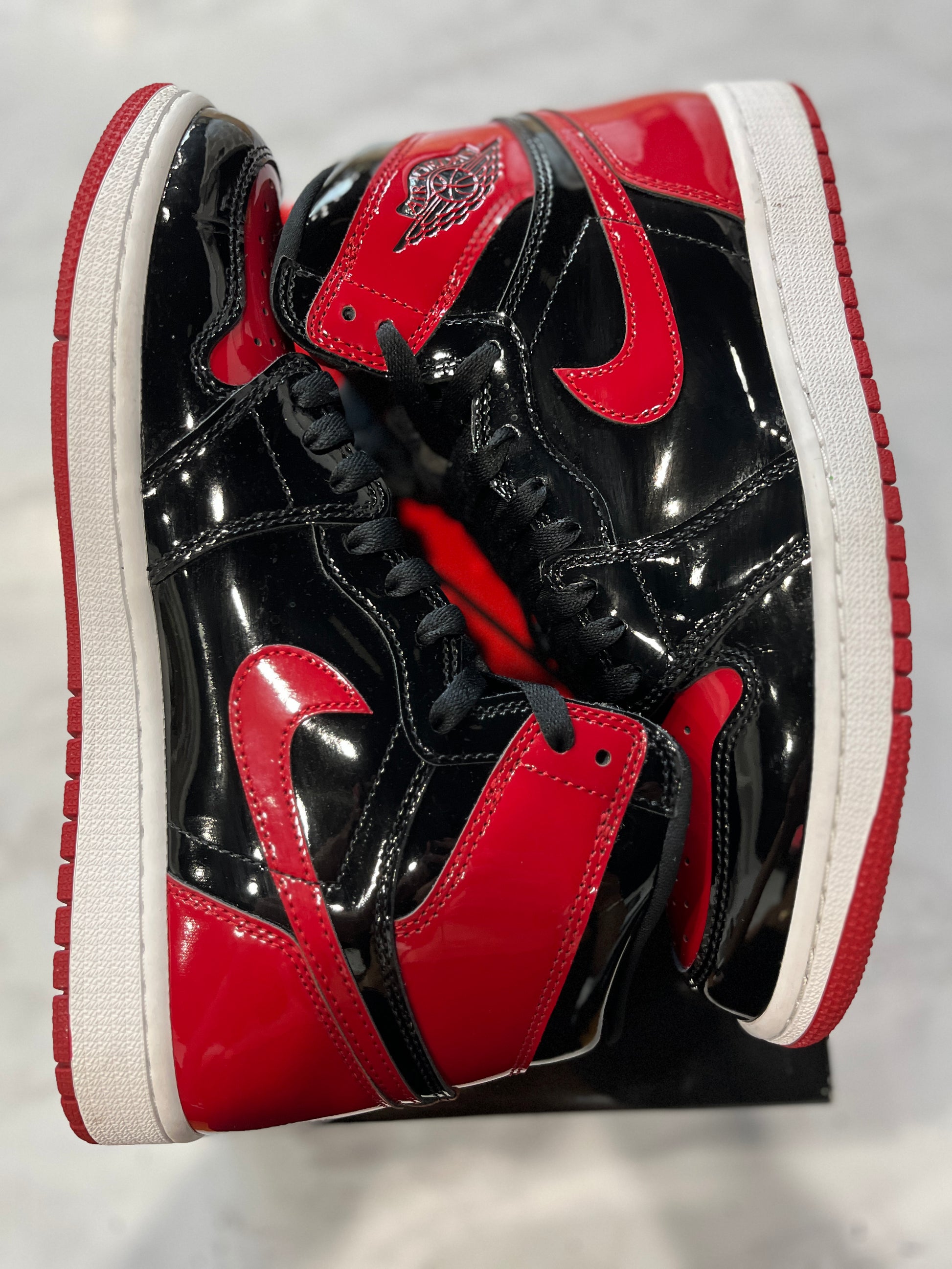 Jordan 1 Retro High OG Patent Bred PRE-OWNED