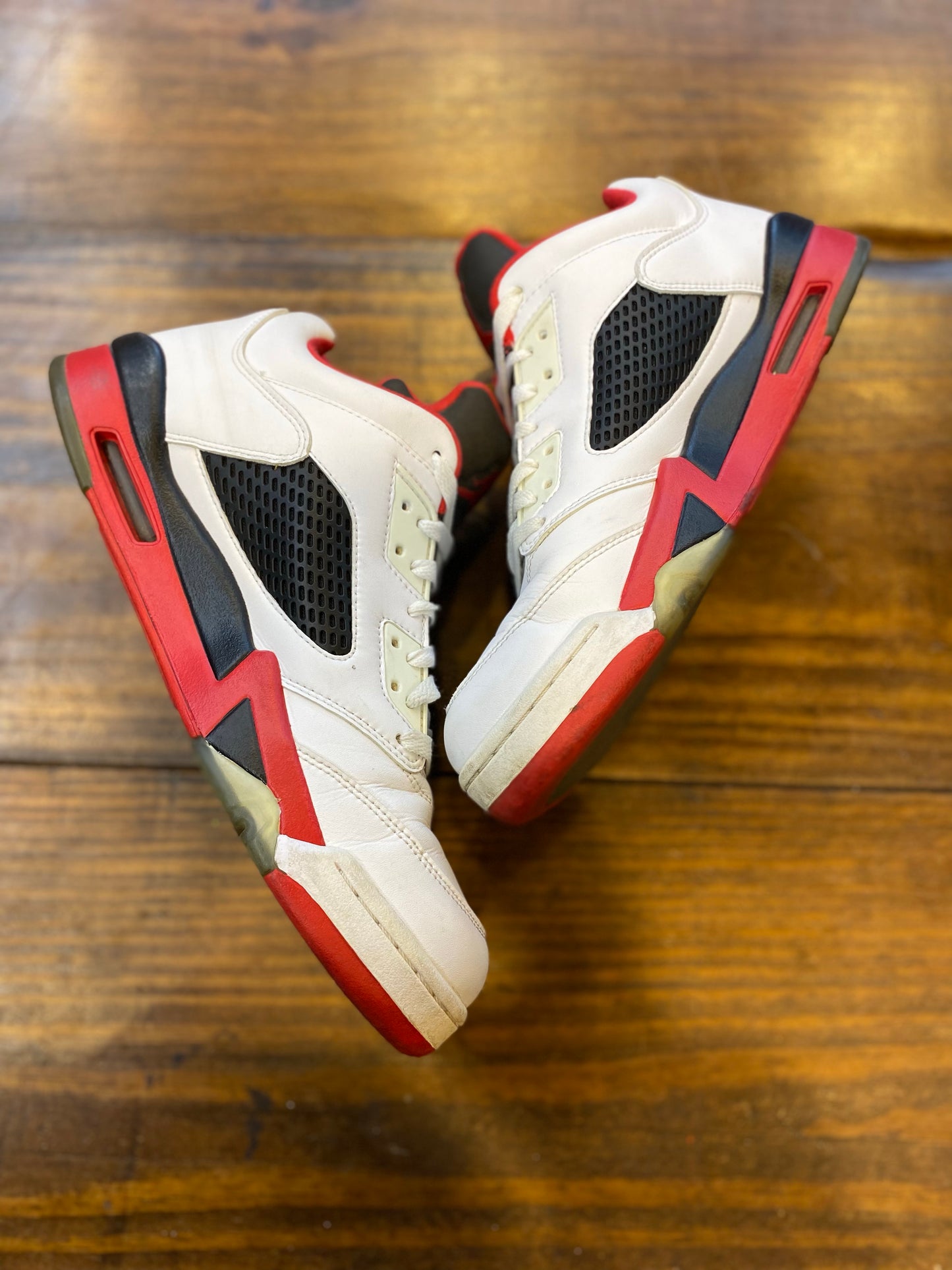 Jordan 5 Retro Low Fire Red PRE-OWNED