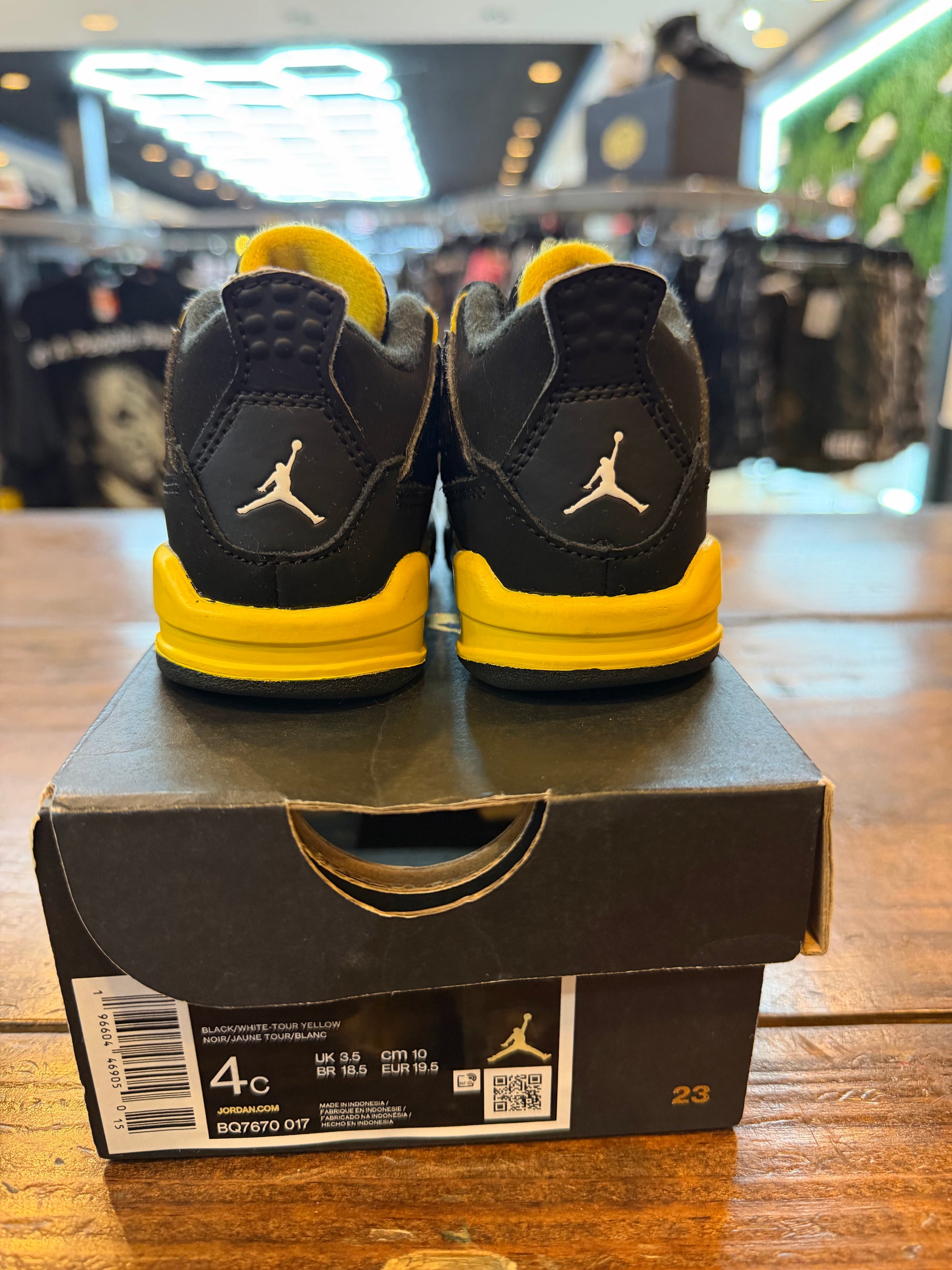 Jordan 4 Retro Thunder (2023) (TD) PRE-OWNED