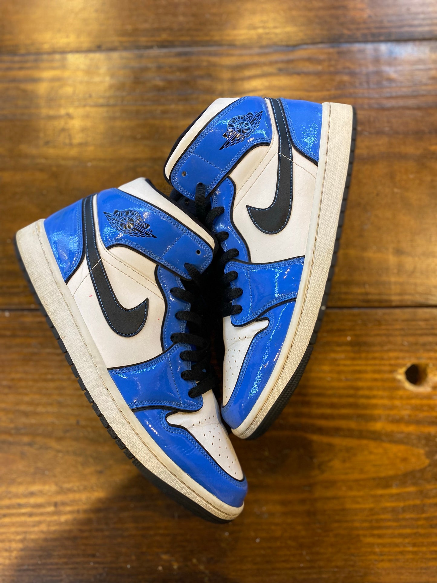 Jordan 1 Mid Signal Blue PRE-OWNED