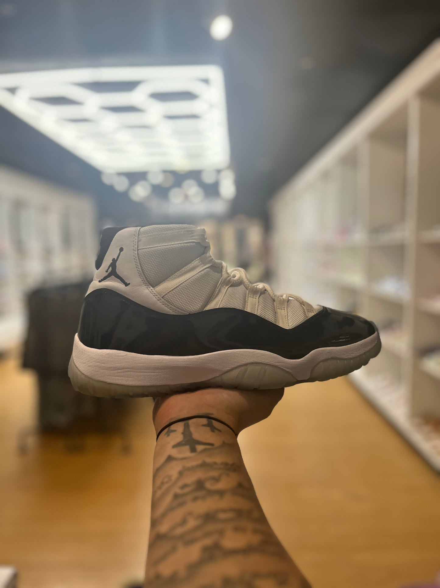 Jordan 11 Retro Concord (2018) PRE-OWNED