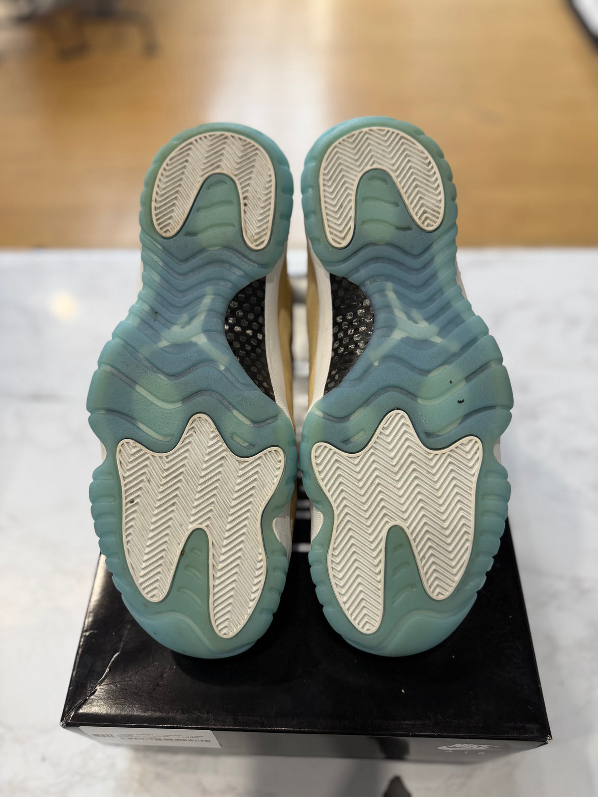 Jordan 11 Retro H-Town PRE-OWNED