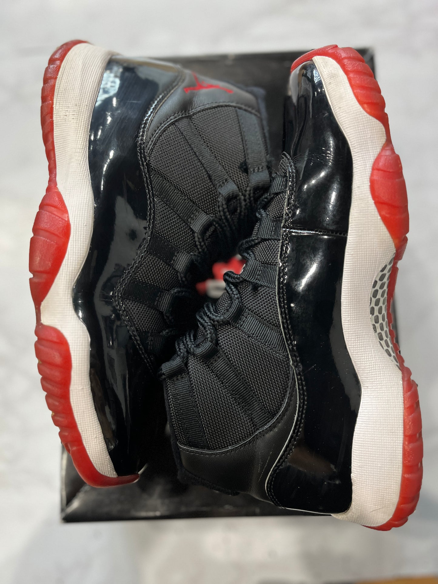 Jordan 11 Retro Playoffs Bred (2019) PRE-OWNED
