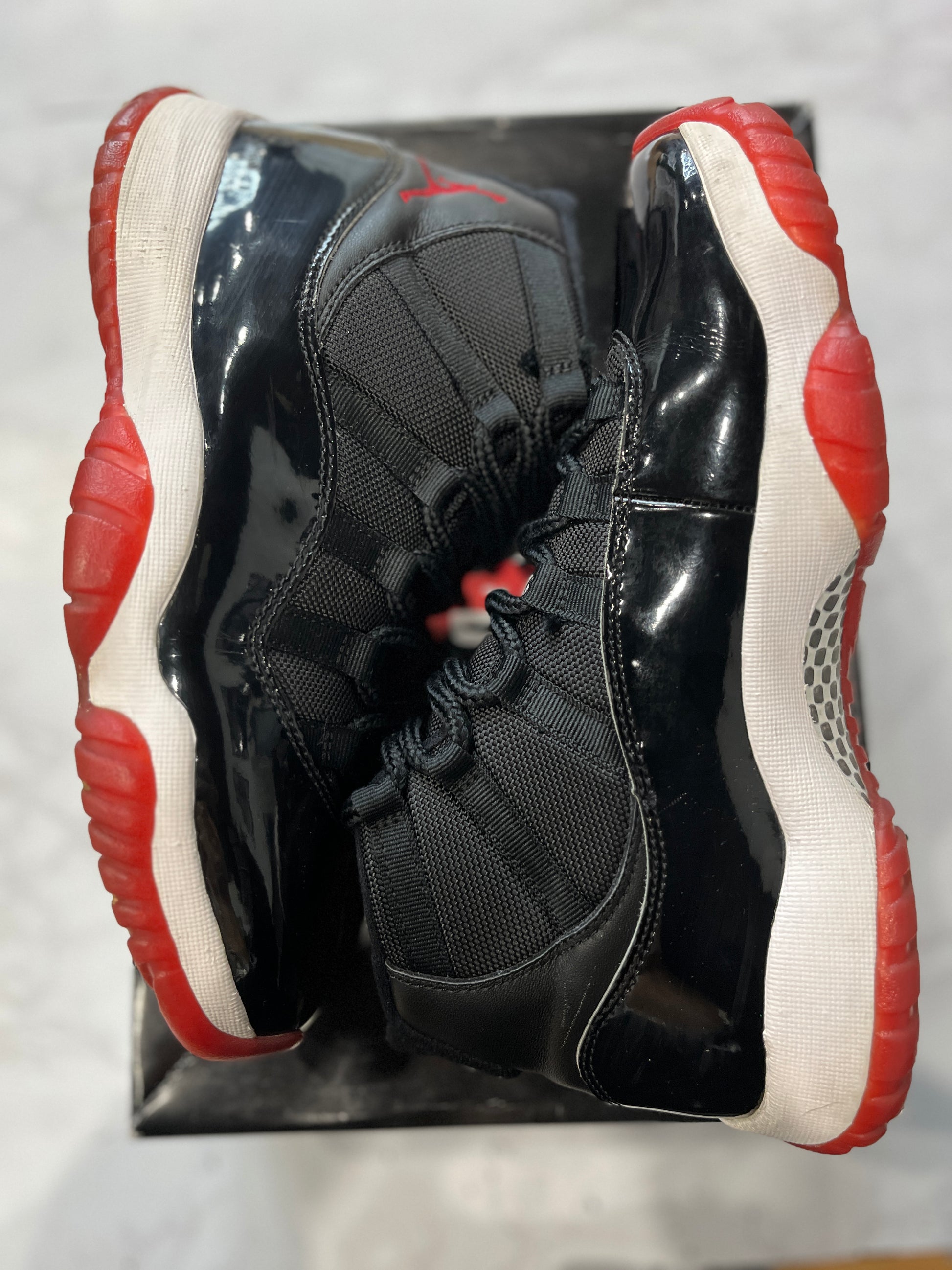 Jordan 11 Retro Playoffs Bred (2019) PRE-OWNED